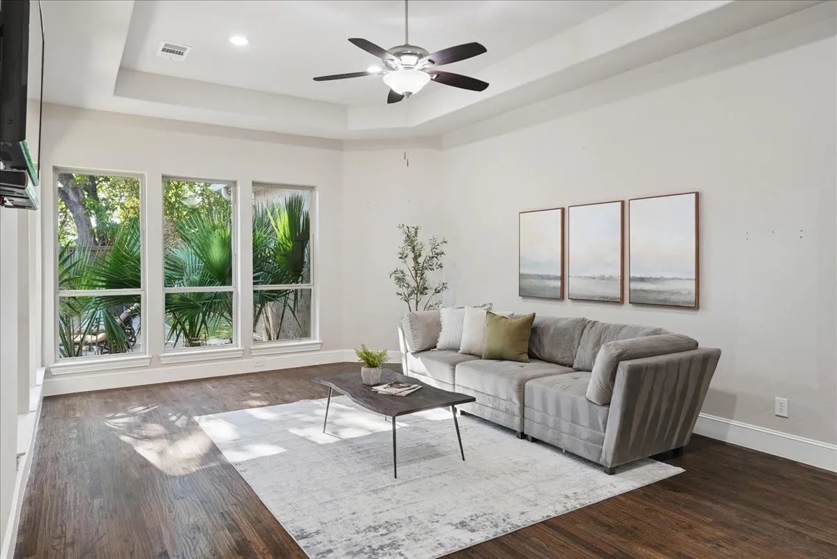 Single Family Residence For Sale in Tarrant County , 516 Cascade Springs Drive, Southlake, Texas 76092, 5 Bedroom, 6 Bathroom, 3 Garage spaces, 4,943 Sqft, built in 2015, mls#21300826, Real Estate Agent in Southlake, Homes For Sale in Tarrant county, Homes For Sale in Southlake, Realtor in Southlake Texas, Real Estate Brokerage Independent Realty Texas, Luminita Cordes Realtor