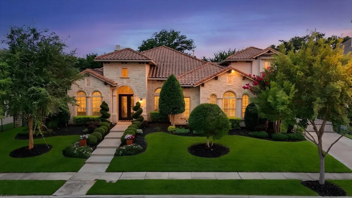 Single Family Residence For Sale in Tarrant County , 516 Cascade Springs Drive, Southlake, Texas 76092, 5 Bedroom, 6 Bathroom, 3 Garage spaces, 4,943 Sqft, built in 2015, mls#21300826, Real Estate Agent in Southlake, Homes For Sale in Tarrant county, Homes For Sale in Southlake, Realtor in Southlake Texas, Real Estate Brokerage Independent Realty Texas, Luminita Cordes Realtor