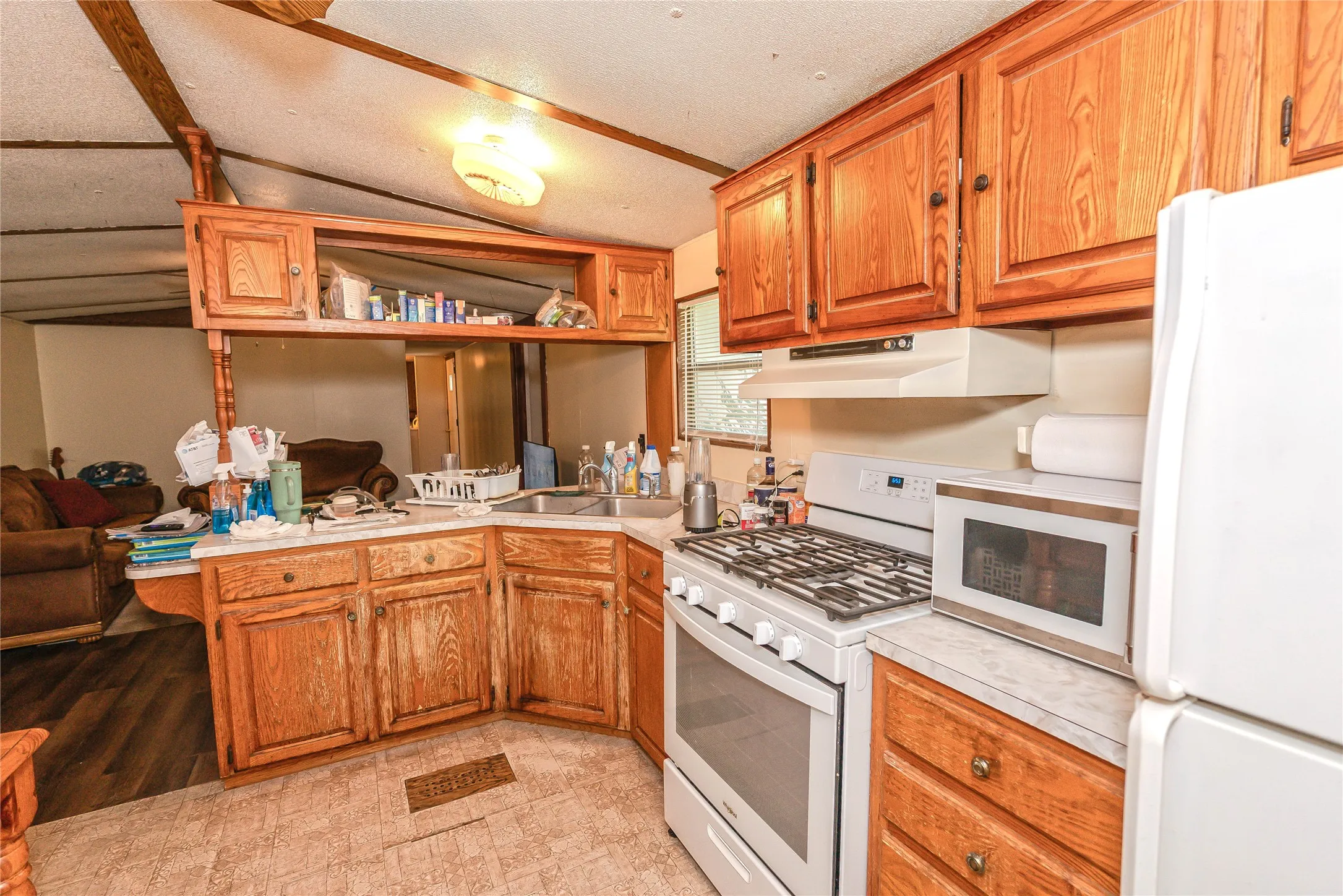 Mobile Home For Sale in Montague County , 1306 Winn Road, Bowie, Texas 76230, 3 Bedroom, 1 Bathroom, Garage spaces, 1,064 Sqft, built in 0, Price $359,000, mls#21309044, Real Estate Agent in Bowie, Homes For Sale in Montague county, Homes For Sale in Bowie, Realtor in Bowie Texas, Real Estate Brokerage Independent Realty Texas, Luminita Cordes Realtor