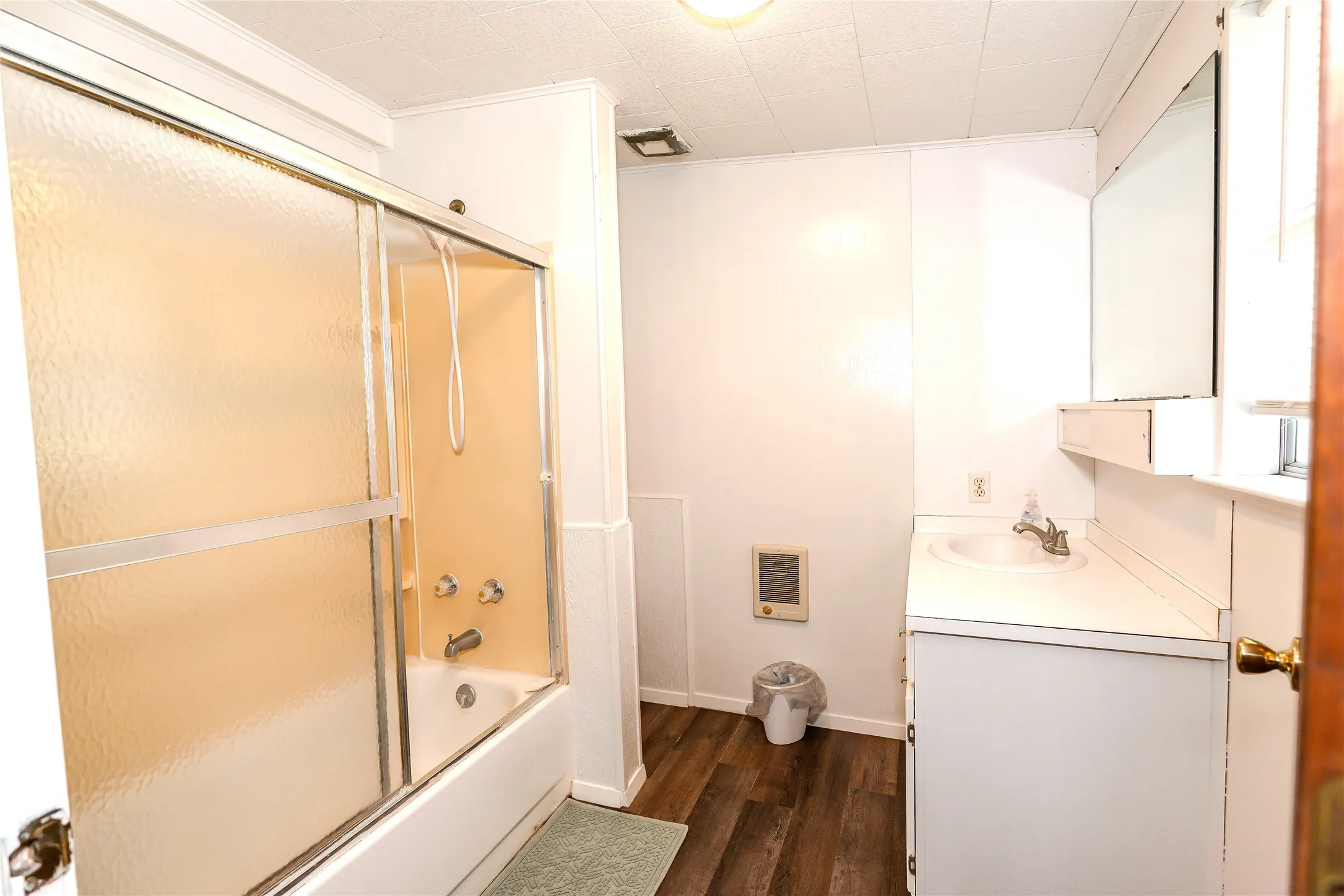 Mobile Home For Sale in Montague County , 1306 Winn Road, Bowie, Texas 76230, 3 Bedroom, 1 Bathroom, Garage spaces, 1,064 Sqft, built in 0, Price $359,000, mls#21309044, Real Estate Agent in Bowie, Homes For Sale in Montague county, Homes For Sale in Bowie, Realtor in Bowie Texas, Real Estate Brokerage Independent Realty Texas, Luminita Cordes Realtor