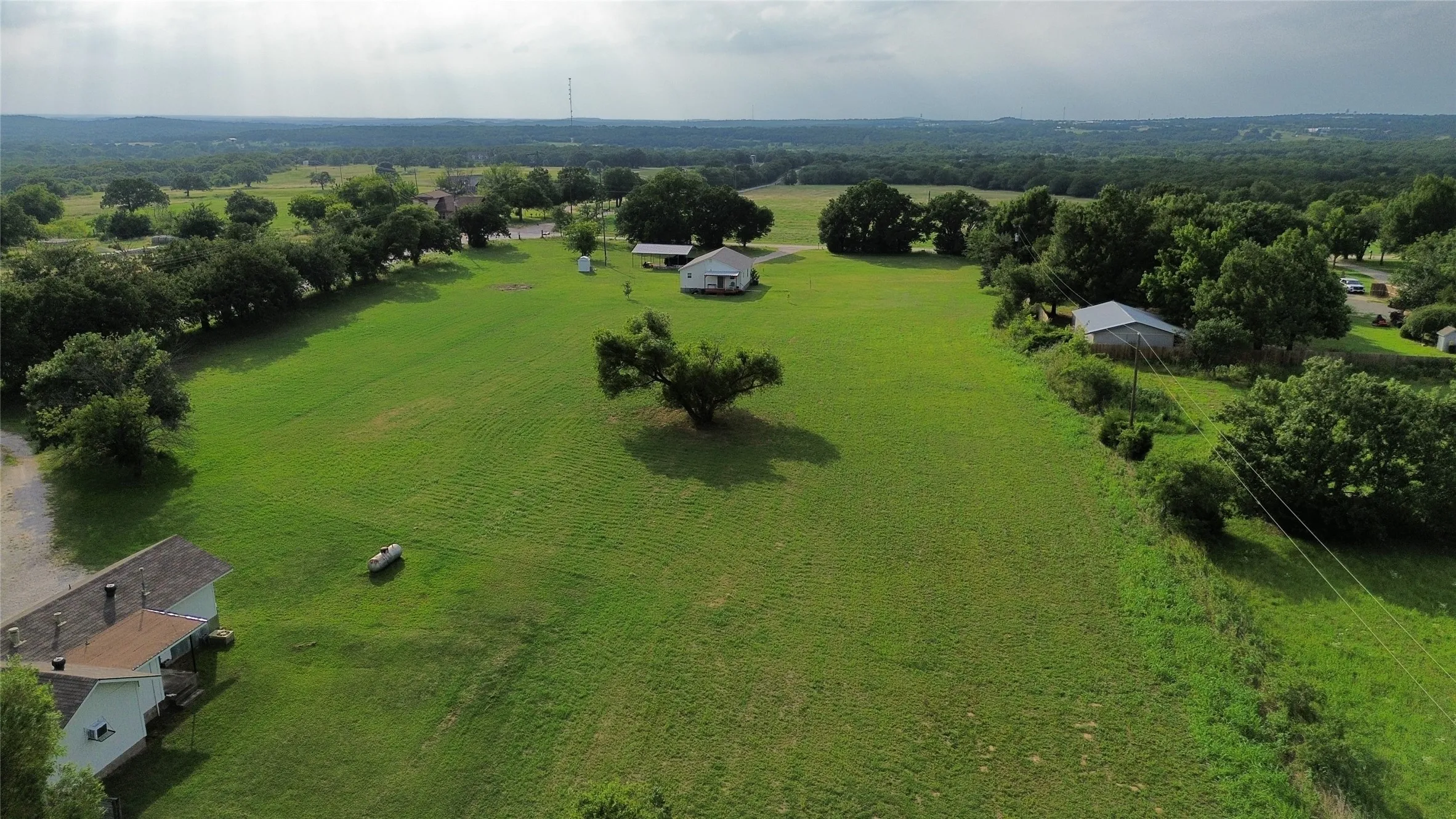Mobile Home For Sale in Montague County , 1306 Winn Road, Bowie, Texas 76230, 3 Bedroom, 1 Bathroom, Garage spaces, 1,064 Sqft, built in 0, Price $359,000, mls#21309044, Real Estate Agent in Bowie, Homes For Sale in Montague county, Homes For Sale in Bowie, Realtor in Bowie Texas, Real Estate Brokerage Independent Realty Texas, Luminita Cordes Realtor