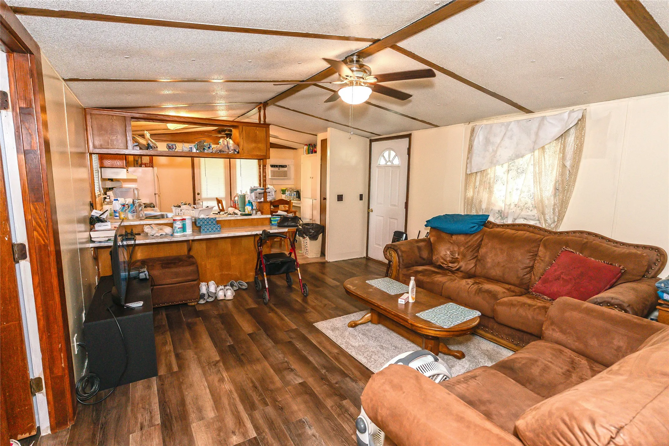 Mobile Home For Sale in Montague County , 1306 Winn Road, Bowie, Texas 76230, 3 Bedroom, 1 Bathroom, Garage spaces, 1,064 Sqft, built in 0, Price $359,000, mls#21309044, Real Estate Agent in Bowie, Homes For Sale in Montague county, Homes For Sale in Bowie, Realtor in Bowie Texas, Real Estate Brokerage Independent Realty Texas, Luminita Cordes Realtor