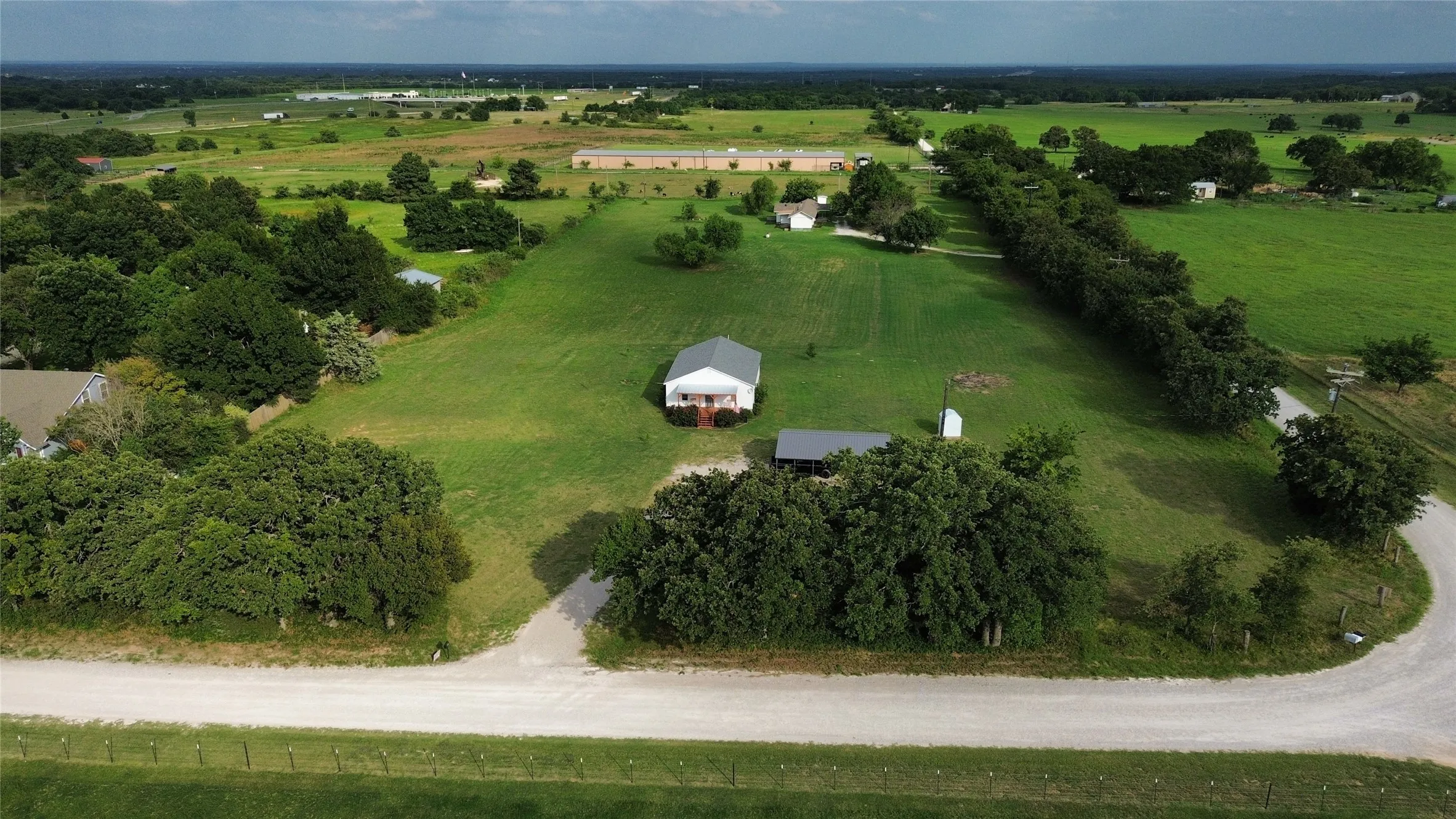 Mobile Home For Sale in Montague County , 1306 Winn Road, Bowie, Texas 76230, 3 Bedroom, 1 Bathroom, Garage spaces, 1,064 Sqft, built in 0, Price $359,000, mls#21309044, Real Estate Agent in Bowie, Homes For Sale in Montague county, Homes For Sale in Bowie, Realtor in Bowie Texas, Real Estate Brokerage Independent Realty Texas, Luminita Cordes Realtor