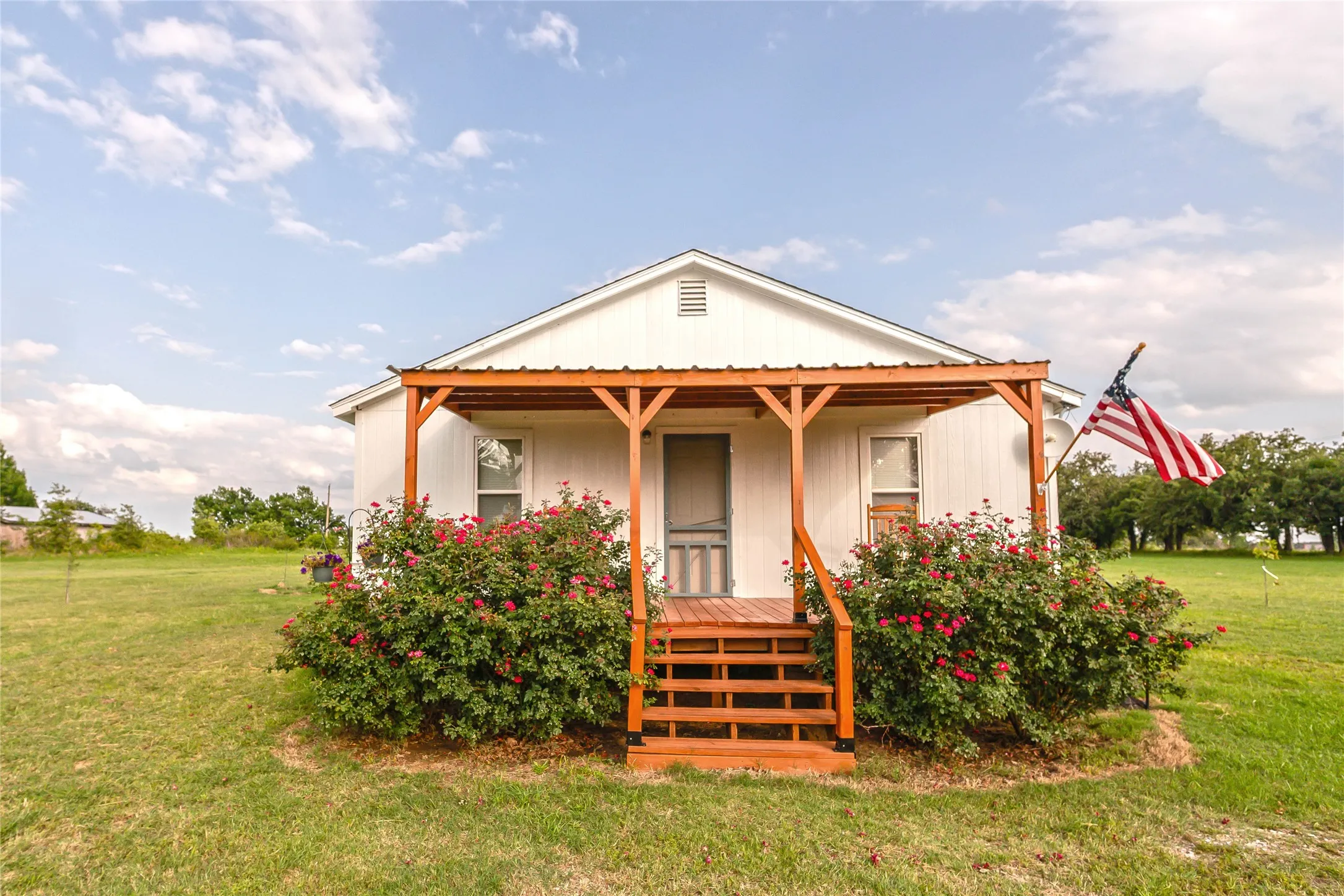 Mobile Home For Sale in Montague County , 1306 Winn Road, Bowie, Texas 76230, 3 Bedroom, 1 Bathroom, Garage spaces, 1,064 Sqft, built in 0, Price $359,000, mls#21309044, Real Estate Agent in Bowie, Homes For Sale in Montague county, Homes For Sale in Bowie, Realtor in Bowie Texas, Real Estate Brokerage Independent Realty Texas, Luminita Cordes Realtor