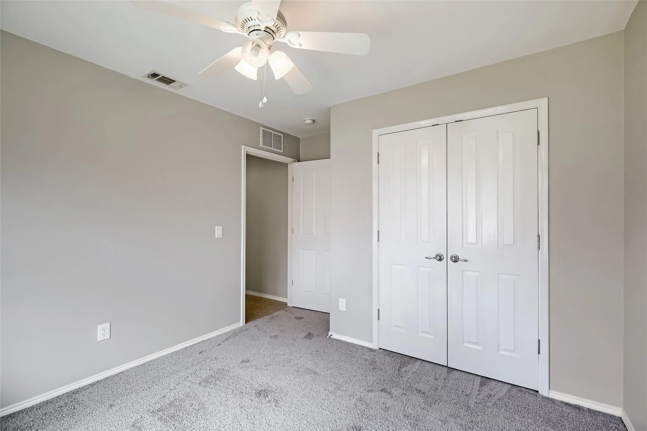 Single Family Residence For Sale in Denton County , 7918 Tatum Drive, Frisco, Texas 75036, 2 Bedroom, 2 Bathroom, Garage spaces, 1,307 Sqft, built in 2010, mls#21257653, Real Estate Agent in Frisco, Homes For Sale in Denton county, Homes For Sale in Frisco, Realtor in Frisco Texas, Real Estate Brokerage Independent Realty Texas, Luminita Cordes Realtor