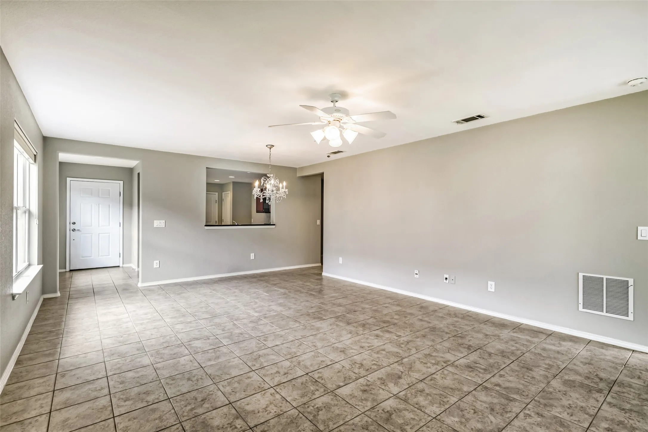Single Family Residence For Sale in Denton County , 7918 Tatum Drive, Frisco, Texas 75036, 2 Bedroom, 2 Bathroom, Garage spaces, 1,307 Sqft, built in 2010, mls#21257653, Real Estate Agent in Frisco, Homes For Sale in Denton county, Homes For Sale in Frisco, Realtor in Frisco Texas, Real Estate Brokerage Independent Realty Texas, Luminita Cordes Realtor
