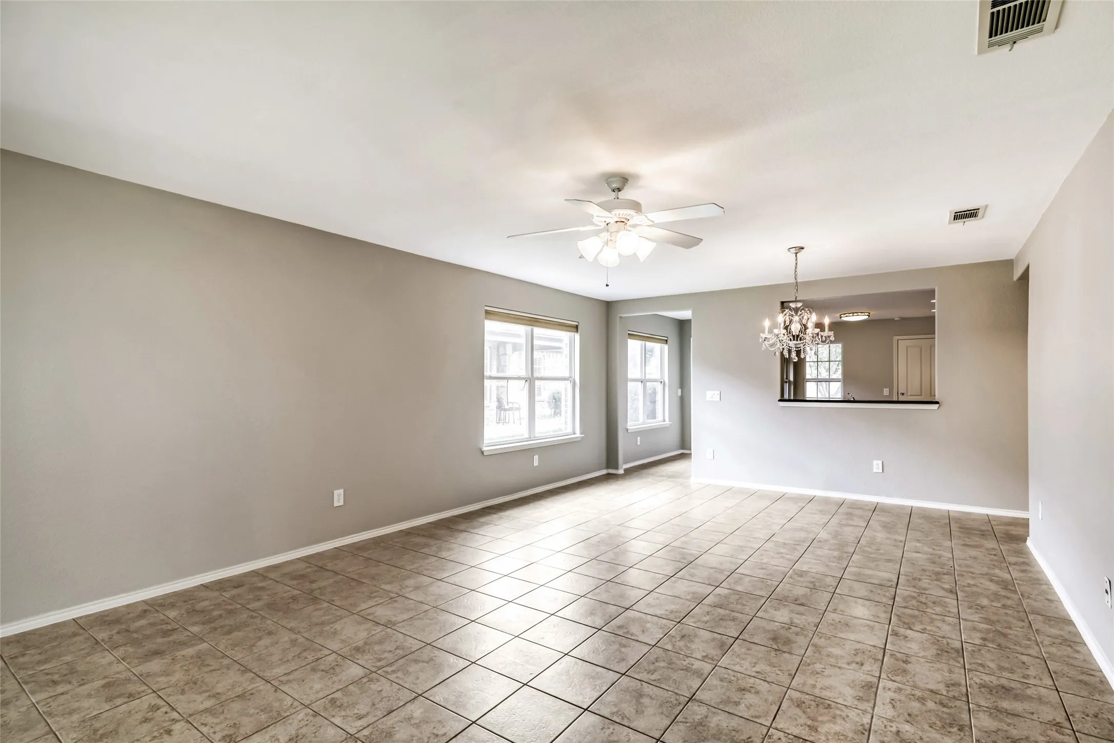 Single Family Residence For Sale in Denton County , 7918 Tatum Drive, Frisco, Texas 75036, 2 Bedroom, 2 Bathroom, Garage spaces, 1,307 Sqft, built in 2010, mls#21257653, Real Estate Agent in Frisco, Homes For Sale in Denton county, Homes For Sale in Frisco, Realtor in Frisco Texas, Real Estate Brokerage Independent Realty Texas, Luminita Cordes Realtor