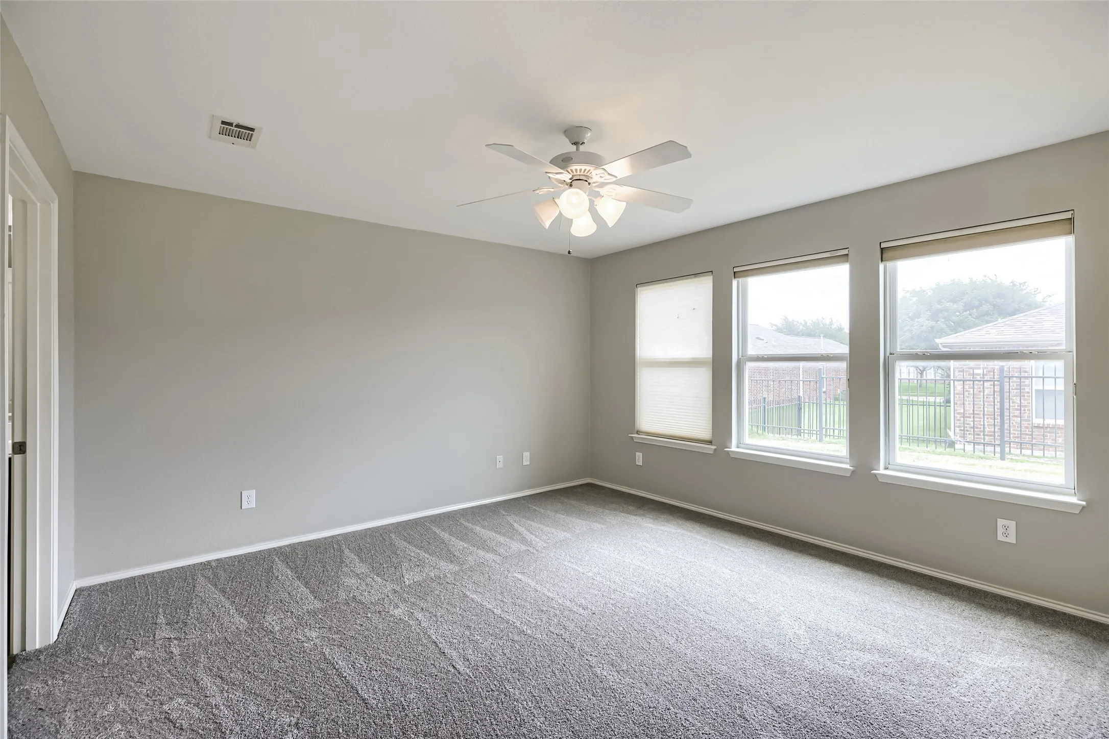 Single Family Residence For Sale in Denton County , 7918 Tatum Drive, Frisco, Texas 75036, 2 Bedroom, 2 Bathroom, Garage spaces, 1,307 Sqft, built in 2010, mls#21257653, Real Estate Agent in Frisco, Homes For Sale in Denton county, Homes For Sale in Frisco, Realtor in Frisco Texas, Real Estate Brokerage Independent Realty Texas, Luminita Cordes Realtor