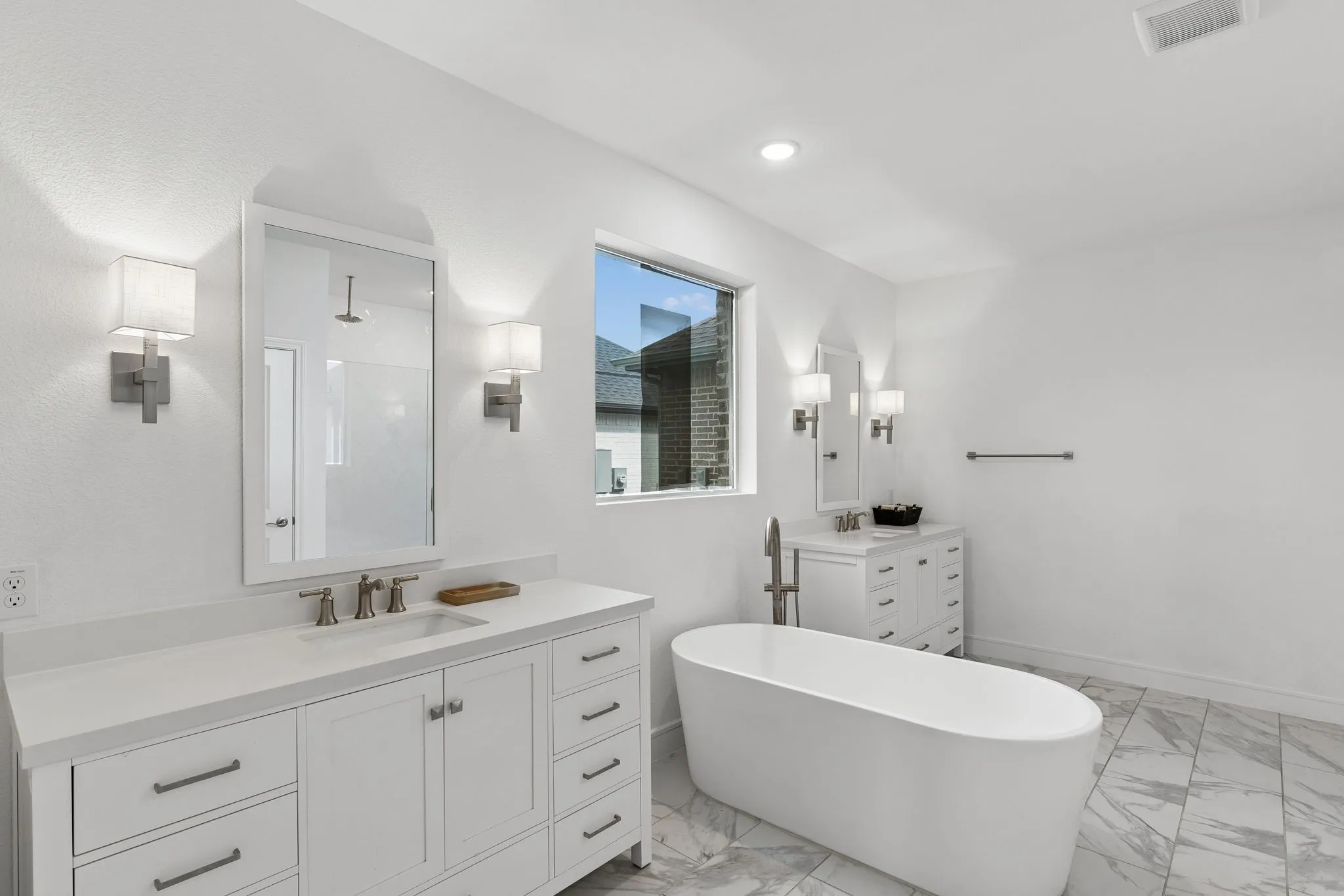 Single Family Residence For Sale in Collin County , 818 Emerald Heights, Lavon, Texas 75166, 4 Bedroom, 4 Bathroom, 3 Garage spaces, 3,630 Sqft, built in 2023, mls#21303824, Real Estate Agent in Lavon, Homes For Sale in Collin county, Homes For Sale in Lavon, Realtor in Lavon Texas, Real Estate Brokerage Independent Realty Texas, Luminita Cordes Realtor