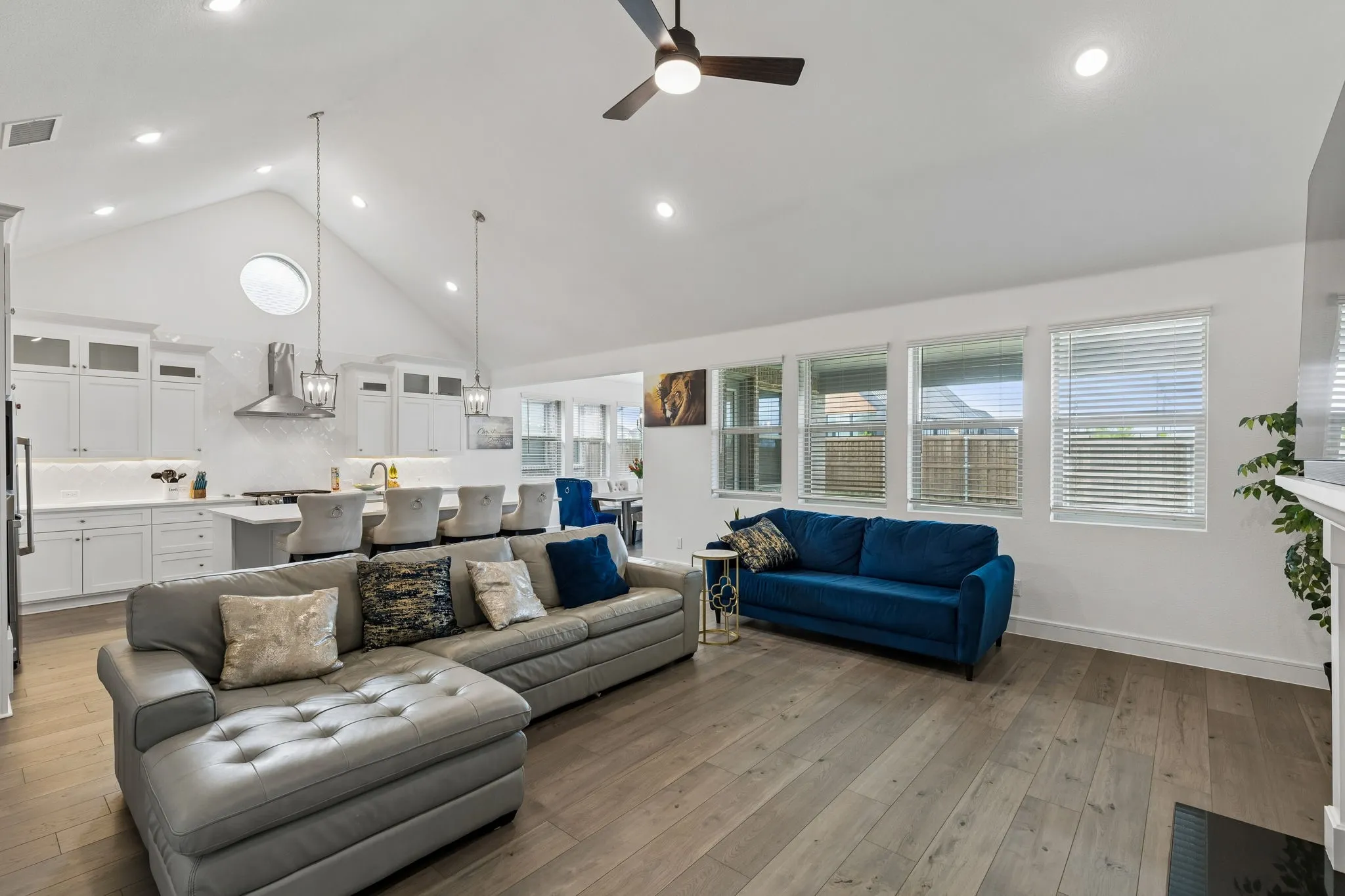 Single Family Residence For Sale in Collin County , 818 Emerald Heights, Lavon, Texas 75166, 4 Bedroom, 4 Bathroom, 3 Garage spaces, 3,630 Sqft, built in 2023, mls#21303824, Real Estate Agent in Lavon, Homes For Sale in Collin county, Homes For Sale in Lavon, Realtor in Lavon Texas, Real Estate Brokerage Independent Realty Texas, Luminita Cordes Realtor