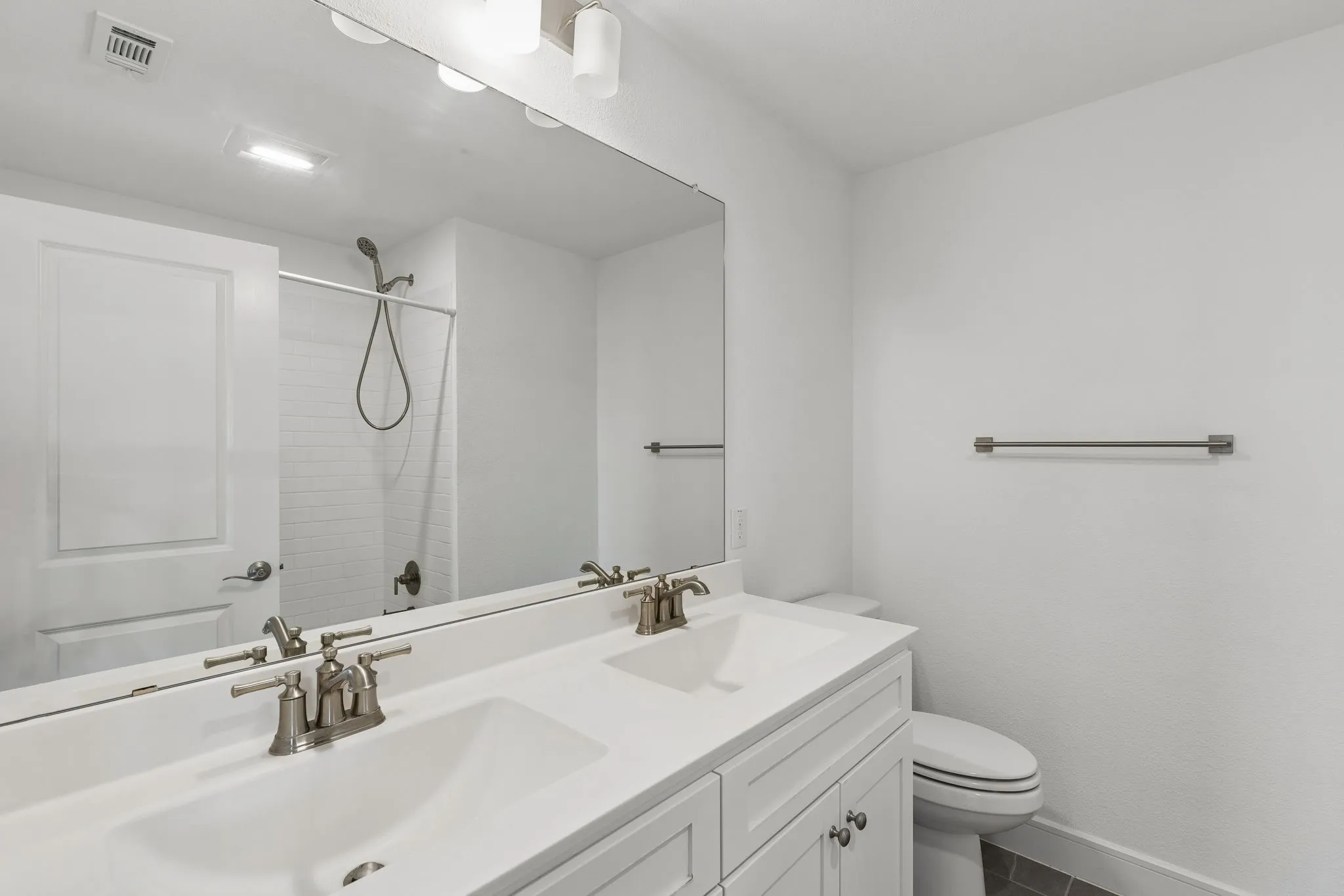 Single Family Residence For Sale in Collin County , 818 Emerald Heights, Lavon, Texas 75166, 4 Bedroom, 4 Bathroom, 3 Garage spaces, 3,630 Sqft, built in 2023, mls#21303824, Real Estate Agent in Lavon, Homes For Sale in Collin county, Homes For Sale in Lavon, Realtor in Lavon Texas, Real Estate Brokerage Independent Realty Texas, Luminita Cordes Realtor