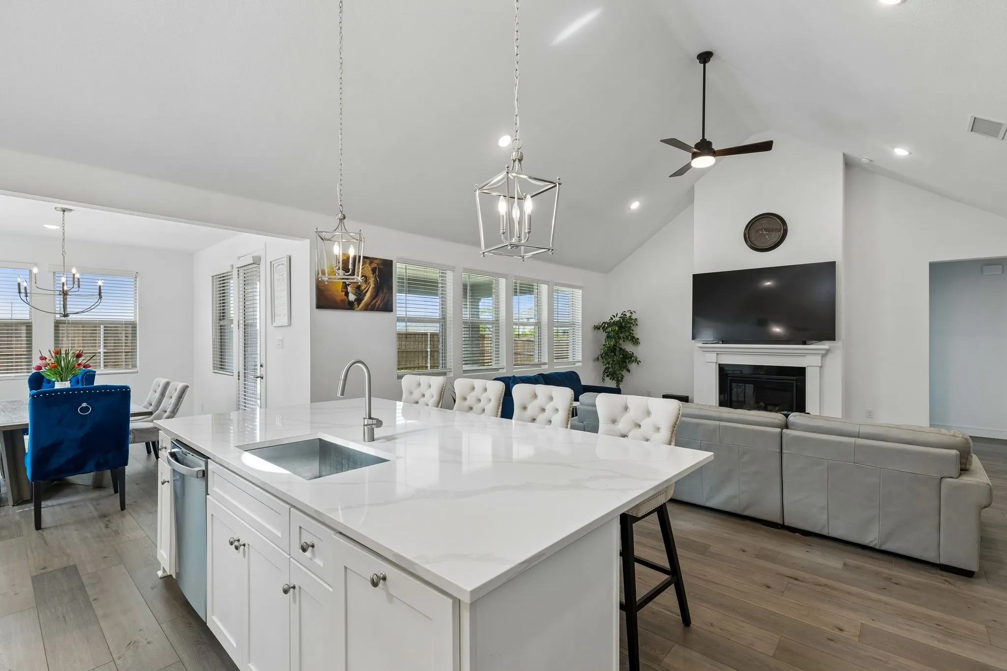 Single Family Residence For Sale in Collin County , 818 Emerald Heights, Lavon, Texas 75166, 4 Bedroom, 4 Bathroom, 3 Garage spaces, 3,630 Sqft, built in 2023, mls#21303824, Real Estate Agent in Lavon, Homes For Sale in Collin county, Homes For Sale in Lavon, Realtor in Lavon Texas, Real Estate Brokerage Independent Realty Texas, Luminita Cordes Realtor