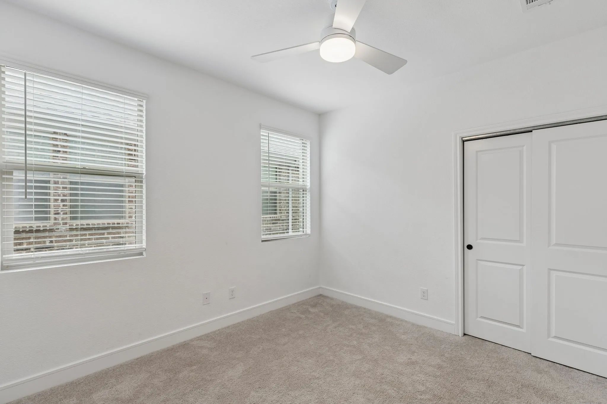 Single Family Residence For Sale in Collin County , 818 Emerald Heights, Lavon, Texas 75166, 4 Bedroom, 4 Bathroom, 3 Garage spaces, 3,630 Sqft, built in 2023, mls#21303824, Real Estate Agent in Lavon, Homes For Sale in Collin county, Homes For Sale in Lavon, Realtor in Lavon Texas, Real Estate Brokerage Independent Realty Texas, Luminita Cordes Realtor