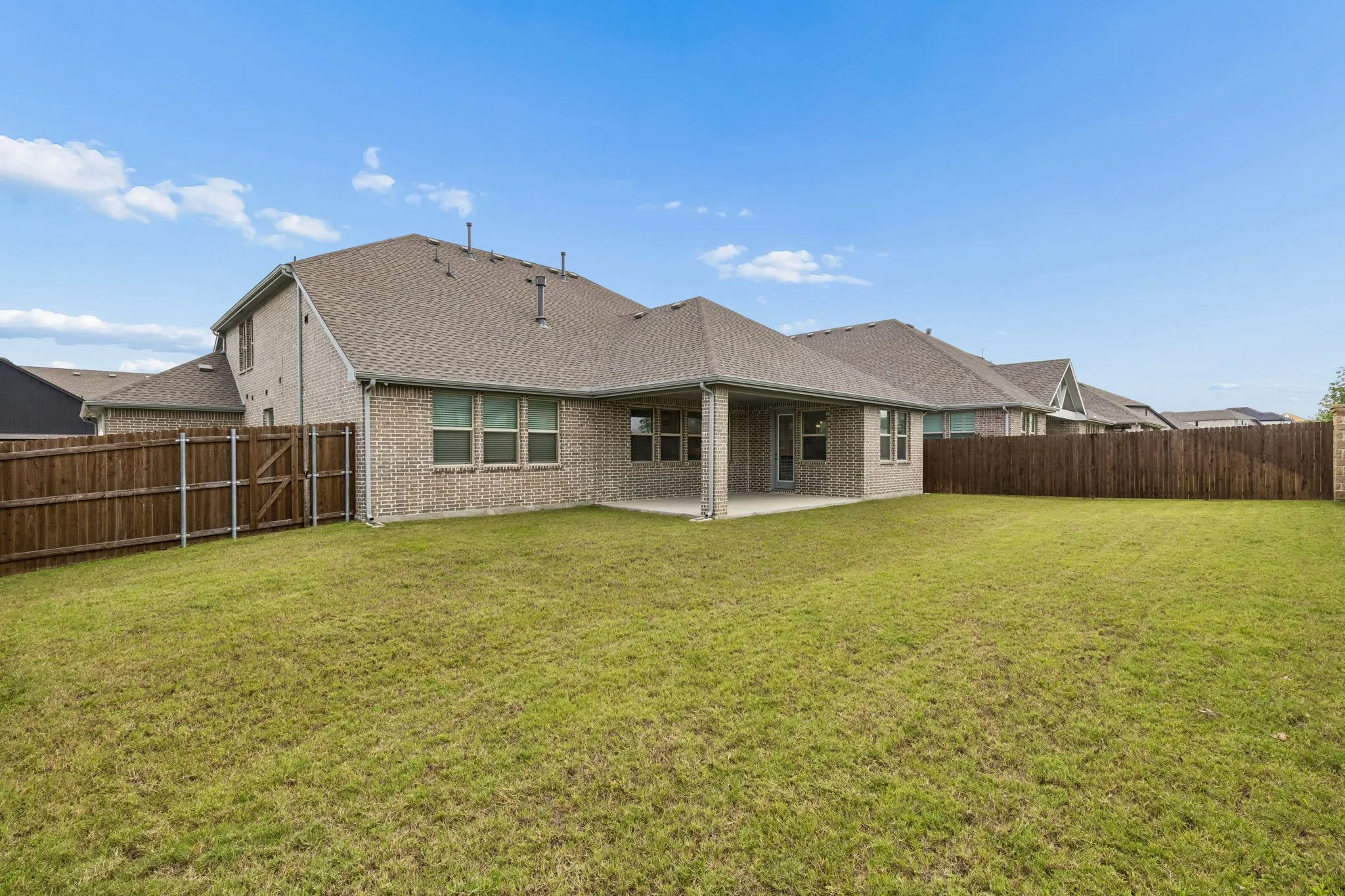 Single Family Residence For Sale in Collin County , 818 Emerald Heights, Lavon, Texas 75166, 4 Bedroom, 4 Bathroom, 3 Garage spaces, 3,630 Sqft, built in 2023, mls#21303824, Real Estate Agent in Lavon, Homes For Sale in Collin county, Homes For Sale in Lavon, Realtor in Lavon Texas, Real Estate Brokerage Independent Realty Texas, Luminita Cordes Realtor