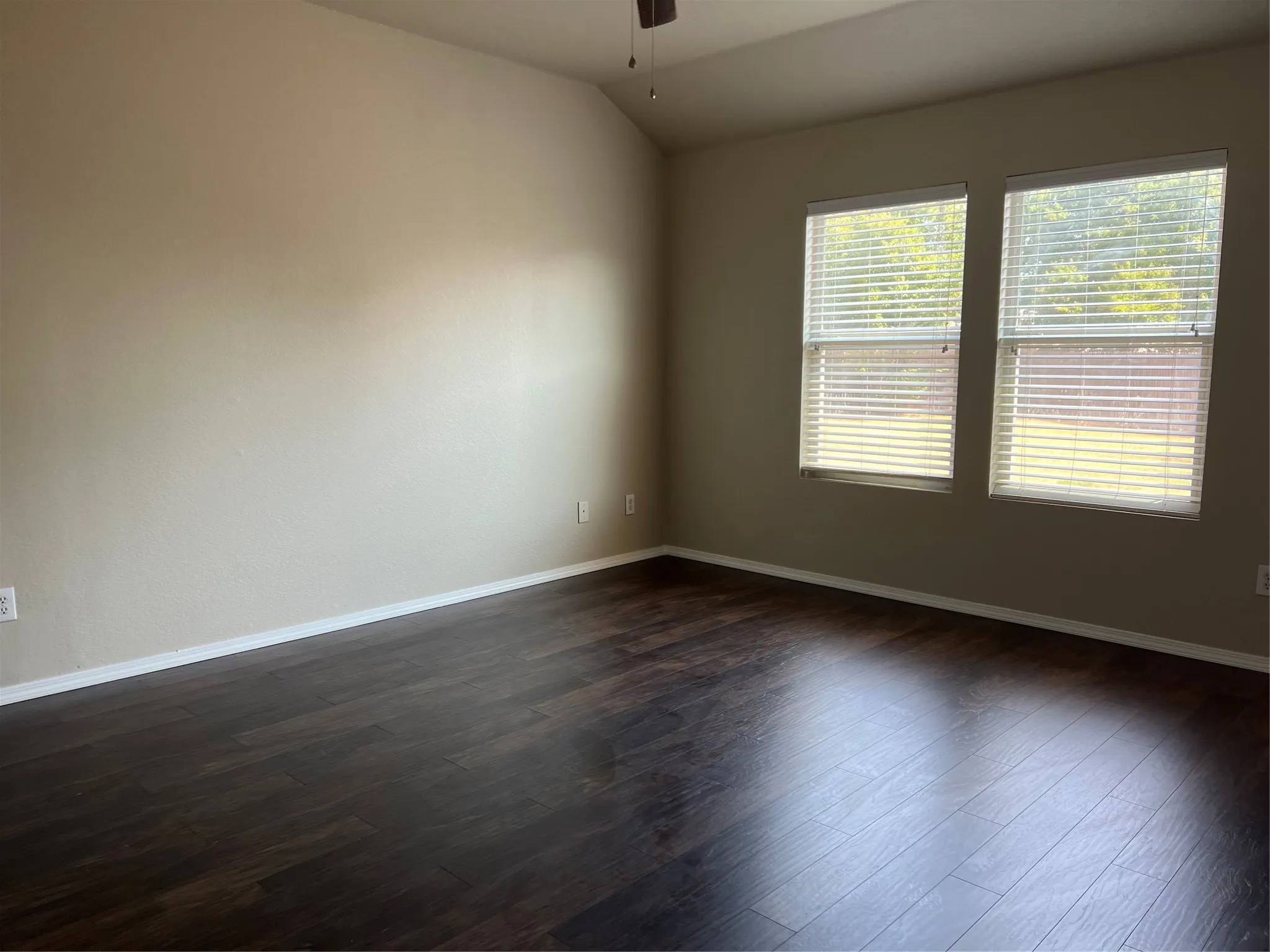 Single Family Residence For Rent in Tarrant County , 1717 Grassy View Drive, Fort Worth, Texas 76177, 5 Bedroom, 3 Bathroom, 2 Garage spaces, 2,960 Sqft, built in 2006, mls#21309772, Real Estate Agent in Fort Worth, Homes For Rent in Tarrant county, Homes For Rent in Fort Worth, Realtor in Fort Worth Texas, Real Estate Brokerage Independent Realty Texas, Luminita Cordes Realtor