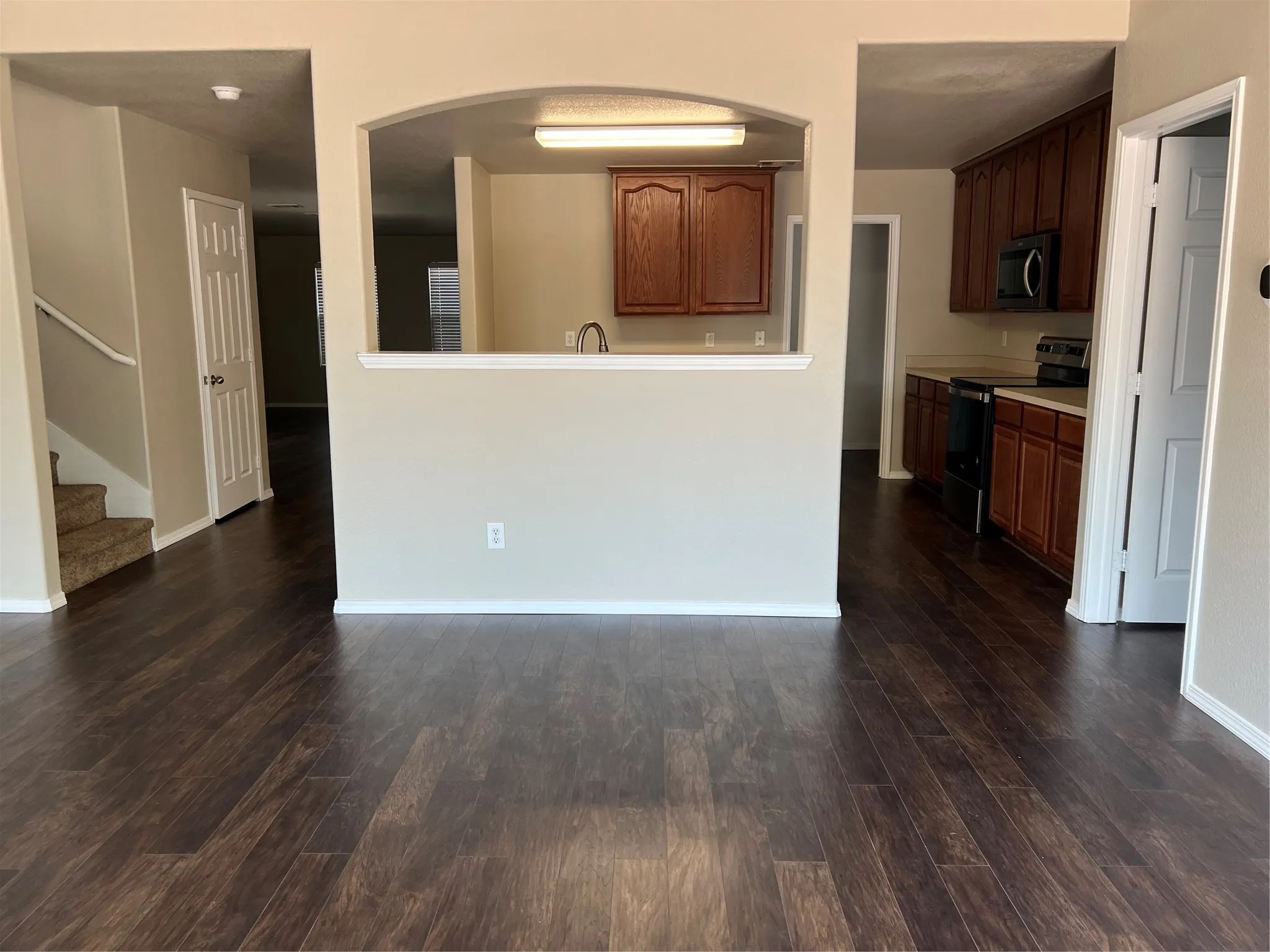 Single Family Residence For Rent in Tarrant County , 1717 Grassy View Drive, Fort Worth, Texas 76177, 5 Bedroom, 3 Bathroom, 2 Garage spaces, 2,960 Sqft, built in 2006, mls#21309772, Real Estate Agent in Fort Worth, Homes For Rent in Tarrant county, Homes For Rent in Fort Worth, Realtor in Fort Worth Texas, Real Estate Brokerage Independent Realty Texas, Luminita Cordes Realtor