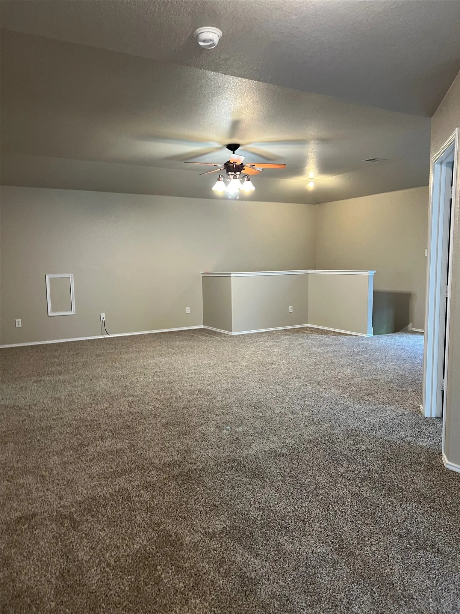 Single Family Residence For Rent in Tarrant County , 1717 Grassy View Drive, Fort Worth, Texas 76177, 5 Bedroom, 3 Bathroom, 2 Garage spaces, 2,960 Sqft, built in 2006, mls#21309772, Real Estate Agent in Fort Worth, Homes For Rent in Tarrant county, Homes For Rent in Fort Worth, Realtor in Fort Worth Texas, Real Estate Brokerage Independent Realty Texas, Luminita Cordes Realtor