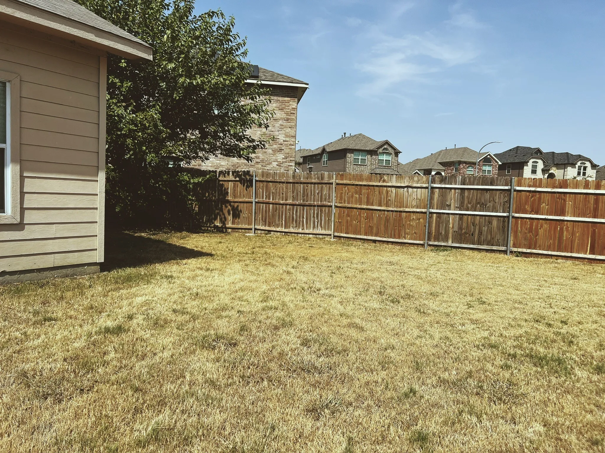 Single Family Residence For Rent in Tarrant County , 1717 Grassy View Drive, Fort Worth, Texas 76177, 5 Bedroom, 3 Bathroom, 2 Garage spaces, 2,960 Sqft, built in 2006, mls#21309772, Real Estate Agent in Fort Worth, Homes For Rent in Tarrant county, Homes For Rent in Fort Worth, Realtor in Fort Worth Texas, Real Estate Brokerage Independent Realty Texas, Luminita Cordes Realtor