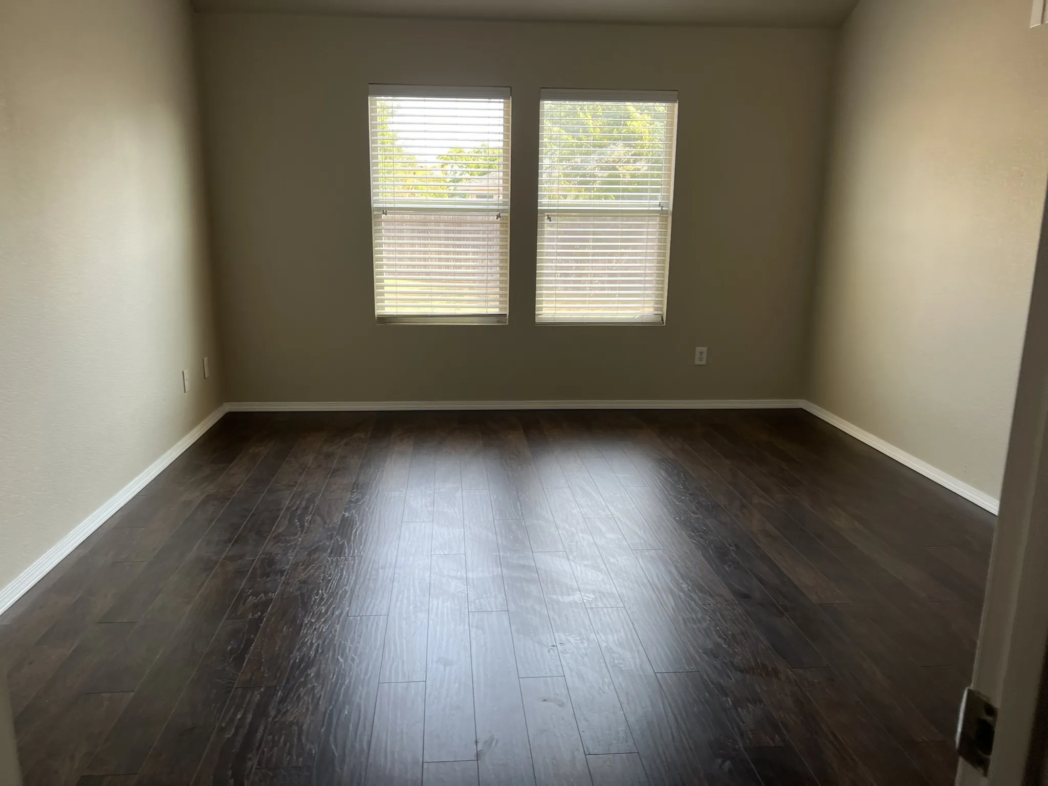 Single Family Residence For Rent in Tarrant County , 1717 Grassy View Drive, Fort Worth, Texas 76177, 5 Bedroom, 3 Bathroom, 2 Garage spaces, 2,960 Sqft, built in 2006, mls#21309772, Real Estate Agent in Fort Worth, Homes For Rent in Tarrant county, Homes For Rent in Fort Worth, Realtor in Fort Worth Texas, Real Estate Brokerage Independent Realty Texas, Luminita Cordes Realtor