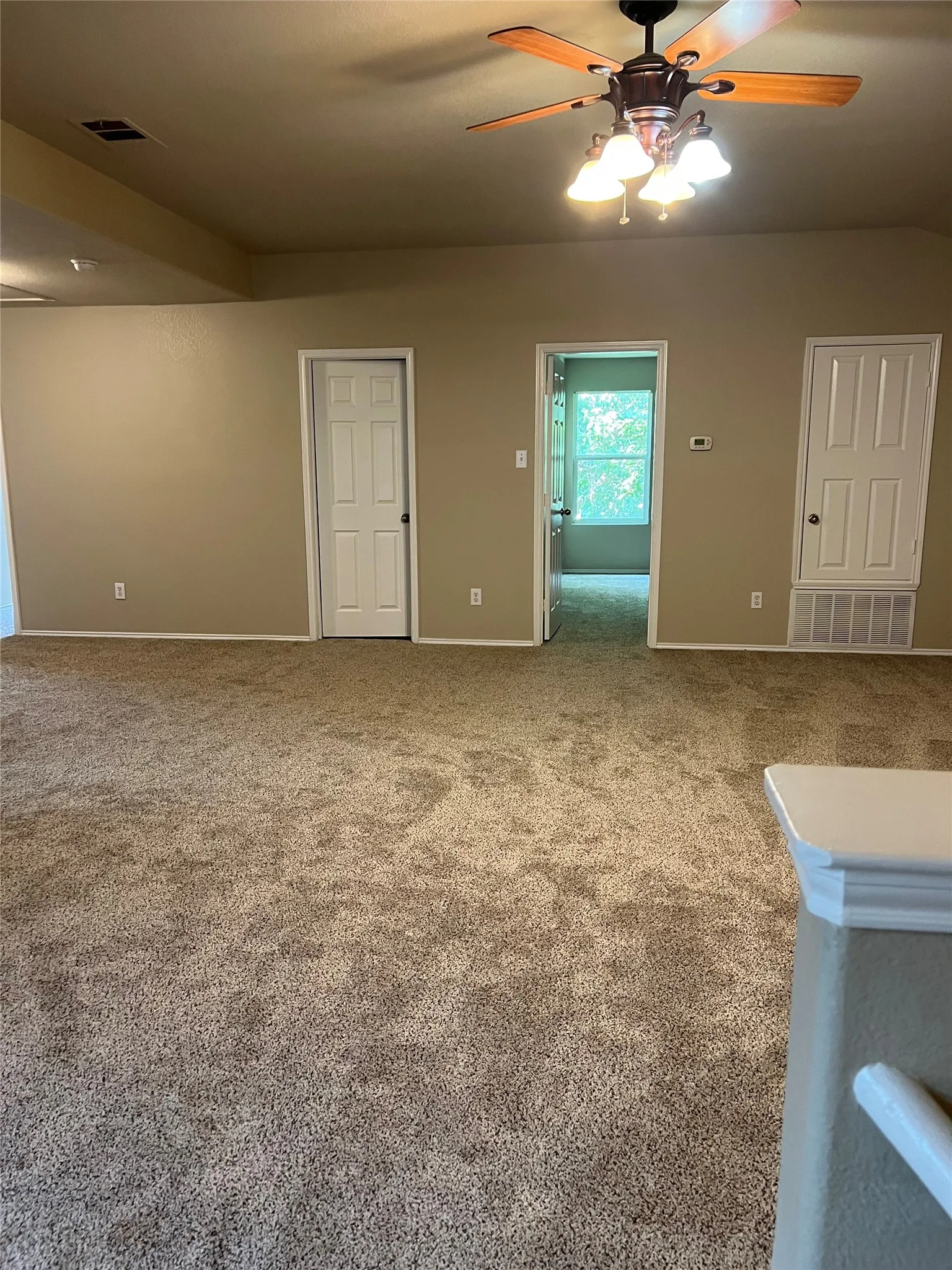 Single Family Residence For Rent in Tarrant County , 1717 Grassy View Drive, Fort Worth, Texas 76177, 5 Bedroom, 3 Bathroom, 2 Garage spaces, 2,960 Sqft, built in 2006, mls#21309772, Real Estate Agent in Fort Worth, Homes For Rent in Tarrant county, Homes For Rent in Fort Worth, Realtor in Fort Worth Texas, Real Estate Brokerage Independent Realty Texas, Luminita Cordes Realtor