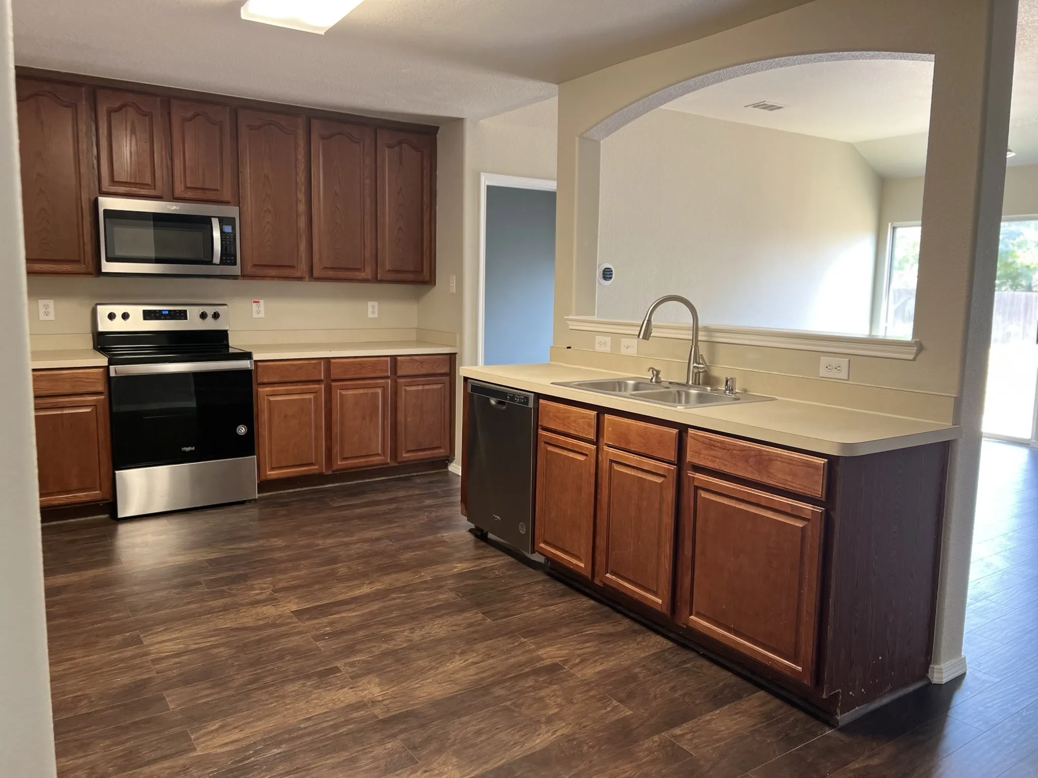 Single Family Residence For Rent in Tarrant County , 1717 Grassy View Drive, Fort Worth, Texas 76177, 5 Bedroom, 3 Bathroom, 2 Garage spaces, 2,960 Sqft, built in 2006, mls#21309772, Real Estate Agent in Fort Worth, Homes For Rent in Tarrant county, Homes For Rent in Fort Worth, Realtor in Fort Worth Texas, Real Estate Brokerage Independent Realty Texas, Luminita Cordes Realtor