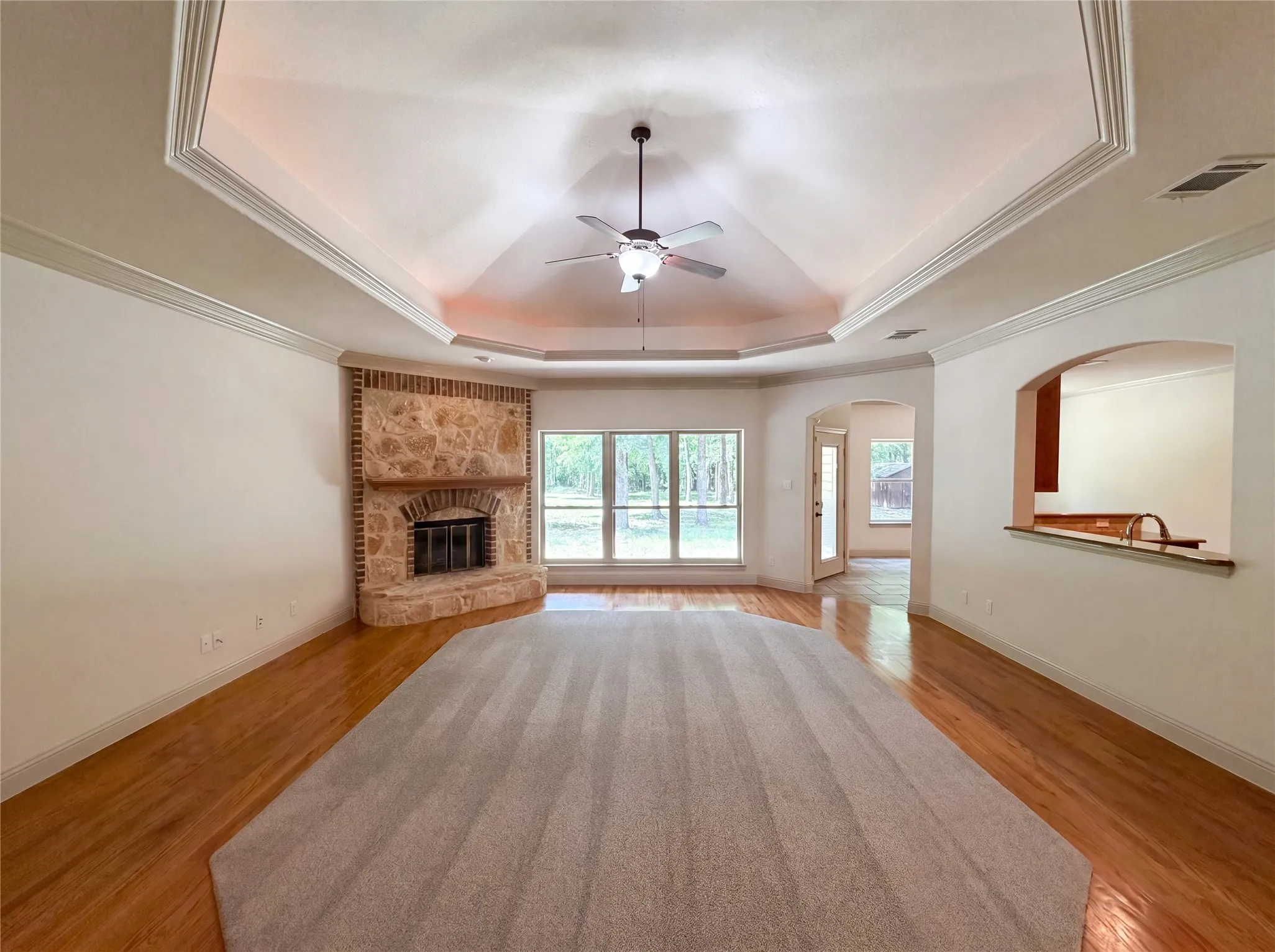 Single Family Residence For Sale in Parker County , 121 Rey Del Mar Circle, Weatherford, Texas 76085, 3 Bedroom, 2 Bathroom, 2 Garage spaces, 2,776 Sqft, built in 2007, mls#21293141, Real Estate Agent in Weatherford, Homes For Sale in Parker county, Homes For Sale in Weatherford, Realtor in Weatherford Texas, Real Estate Brokerage Independent Realty Texas, Luminita Cordes Realtor