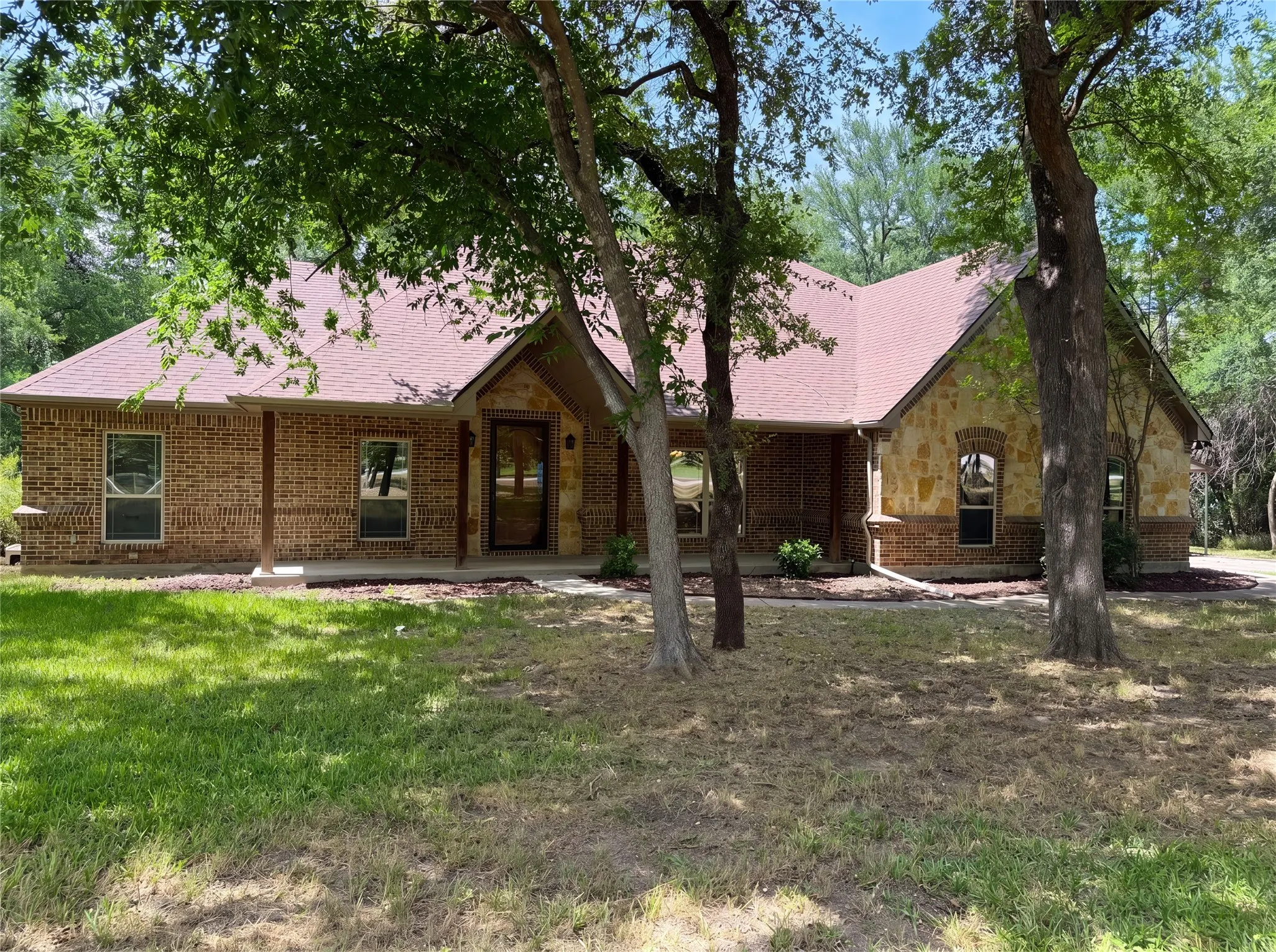 Single Family Residence For Sale in Parker County , 121 Rey Del Mar Circle, Weatherford, Texas 76085, 3 Bedroom, 2 Bathroom, 2 Garage spaces, 2,776 Sqft, built in 2007, mls#21293141, Real Estate Agent in Weatherford, Homes For Sale in Parker county, Homes For Sale in Weatherford, Realtor in Weatherford Texas, Real Estate Brokerage Independent Realty Texas, Luminita Cordes Realtor