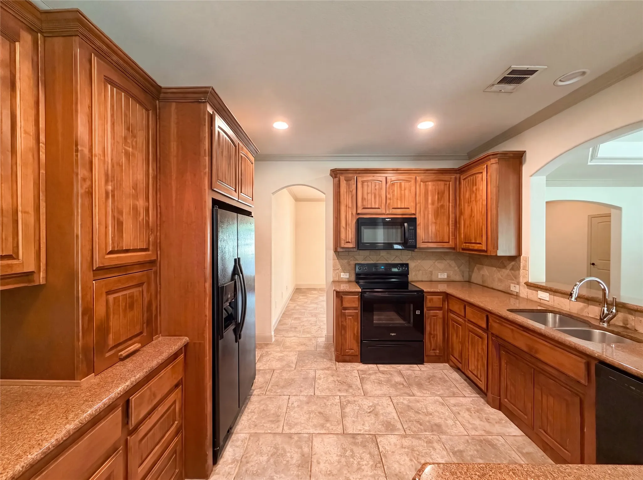 Single Family Residence For Sale in Parker County , 121 Rey Del Mar Circle, Weatherford, Texas 76085, 3 Bedroom, 2 Bathroom, 2 Garage spaces, 2,776 Sqft, built in 2007, mls#21293141, Real Estate Agent in Weatherford, Homes For Sale in Parker county, Homes For Sale in Weatherford, Realtor in Weatherford Texas, Real Estate Brokerage Independent Realty Texas, Luminita Cordes Realtor