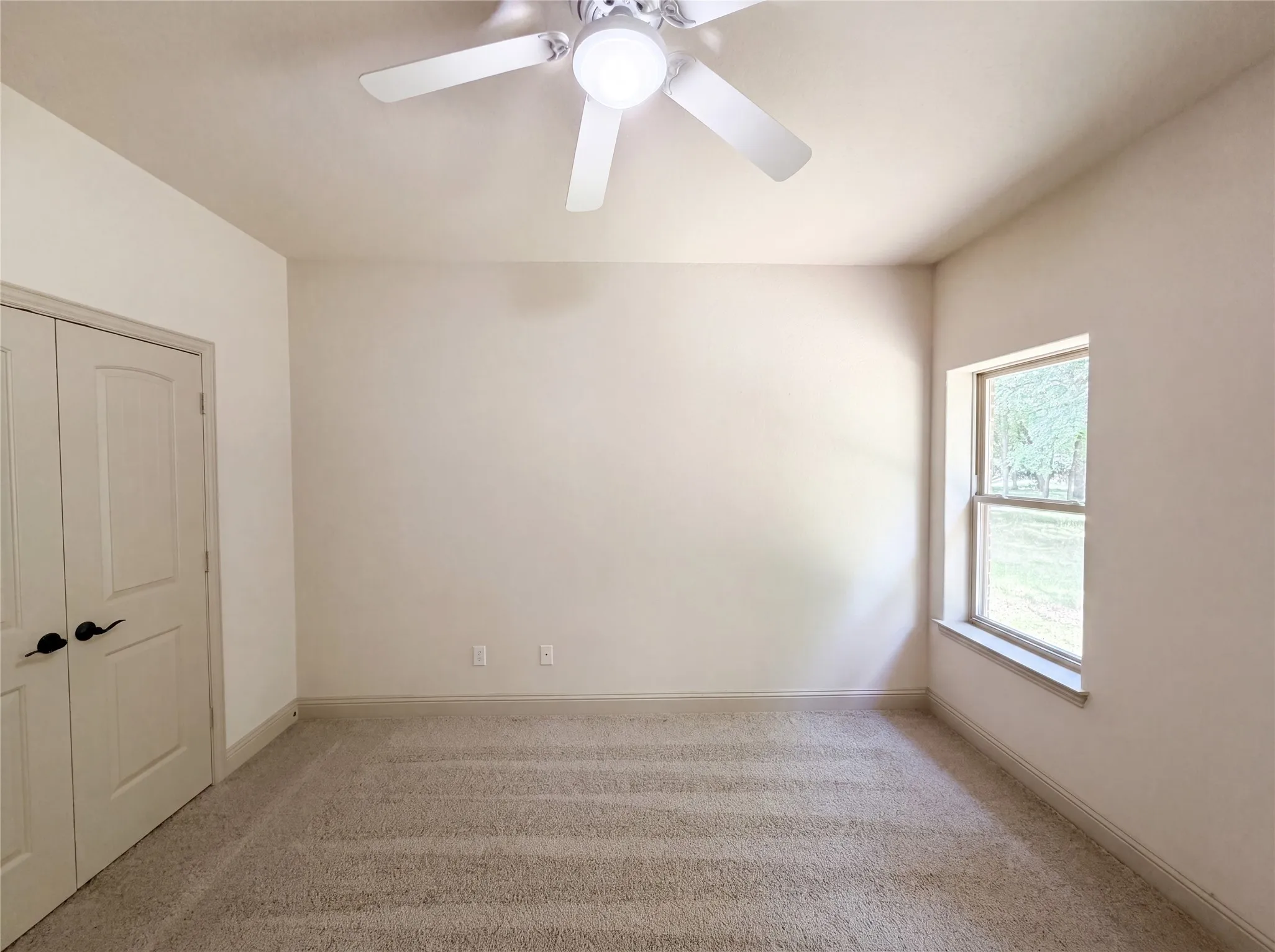 Single Family Residence For Sale in Parker County , 121 Rey Del Mar Circle, Weatherford, Texas 76085, 3 Bedroom, 2 Bathroom, 2 Garage spaces, 2,776 Sqft, built in 2007, mls#21293141, Real Estate Agent in Weatherford, Homes For Sale in Parker county, Homes For Sale in Weatherford, Realtor in Weatherford Texas, Real Estate Brokerage Independent Realty Texas, Luminita Cordes Realtor