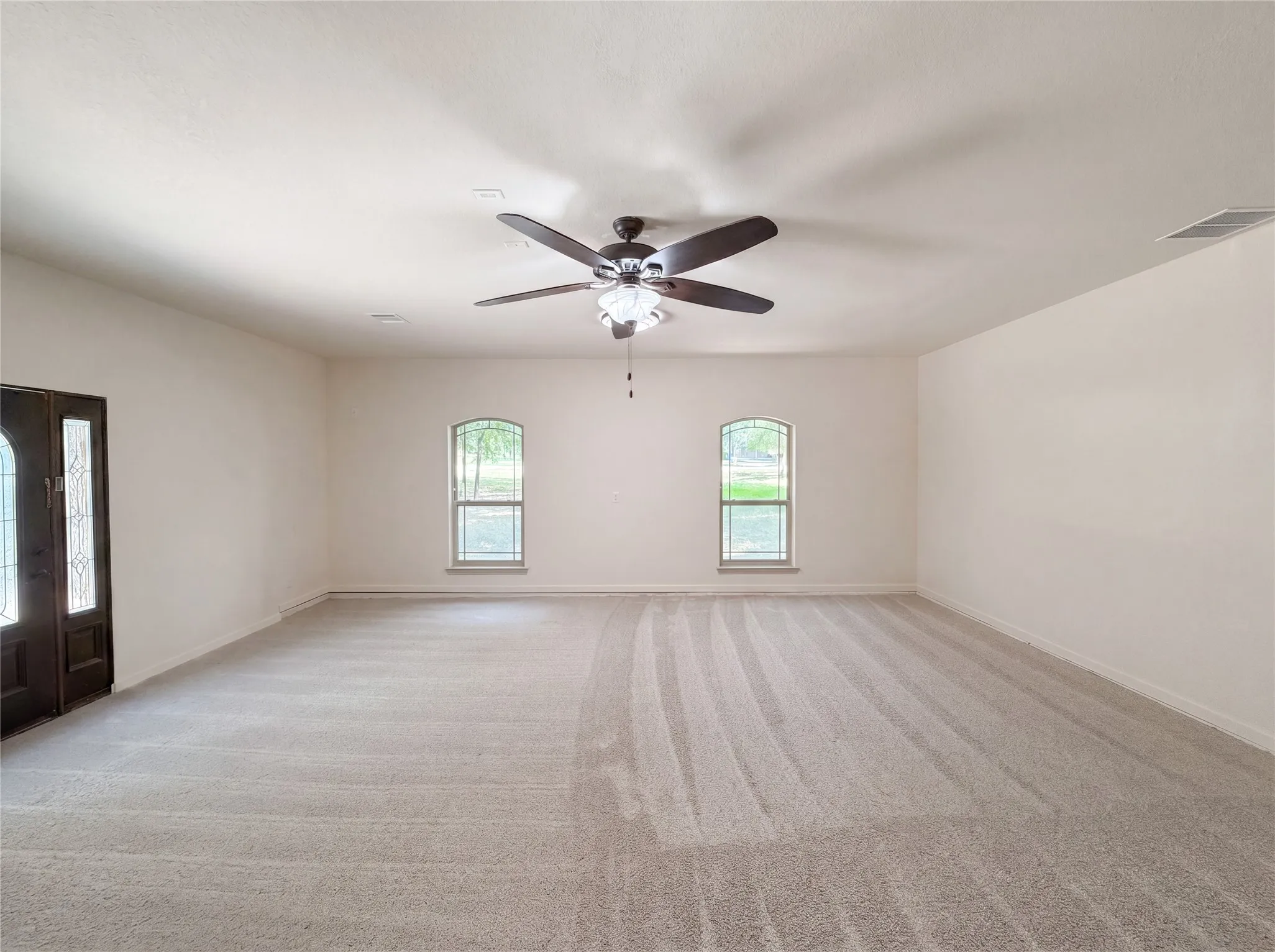 Single Family Residence For Sale in Parker County , 121 Rey Del Mar Circle, Weatherford, Texas 76085, 3 Bedroom, 2 Bathroom, 2 Garage spaces, 2,776 Sqft, built in 2007, mls#21293141, Real Estate Agent in Weatherford, Homes For Sale in Parker county, Homes For Sale in Weatherford, Realtor in Weatherford Texas, Real Estate Brokerage Independent Realty Texas, Luminita Cordes Realtor