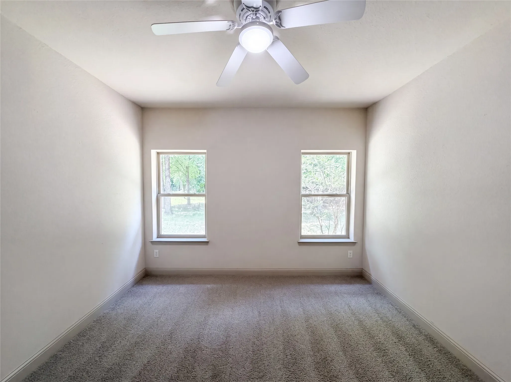 Single Family Residence For Sale in Parker County , 121 Rey Del Mar Circle, Weatherford, Texas 76085, 3 Bedroom, 2 Bathroom, 2 Garage spaces, 2,776 Sqft, built in 2007, mls#21293141, Real Estate Agent in Weatherford, Homes For Sale in Parker county, Homes For Sale in Weatherford, Realtor in Weatherford Texas, Real Estate Brokerage Independent Realty Texas, Luminita Cordes Realtor
