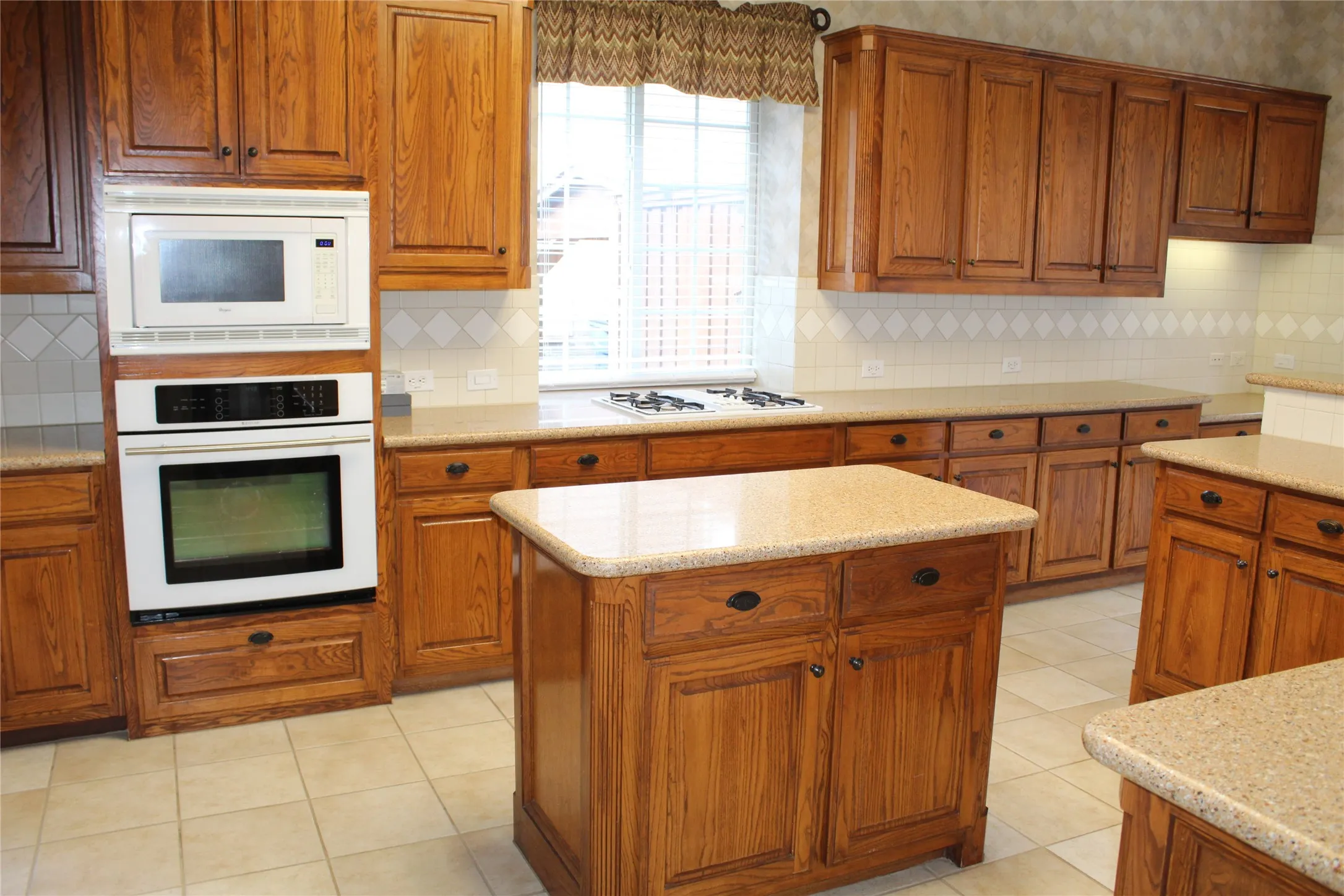 Single Family Residence For Rent in Collin County , 11000 Breezewood Drive, Frisco, Texas 75033, 5 Bedroom, 4 Bathroom, 3 Garage spaces, 3,433 Sqft, built in 2001, mls#21308285, Real Estate Agent in Frisco, Homes For Rent in Collin county, Homes For Rent in Frisco, Realtor in Frisco Texas, Real Estate Brokerage Independent Realty Texas, Luminita Cordes Realtor
