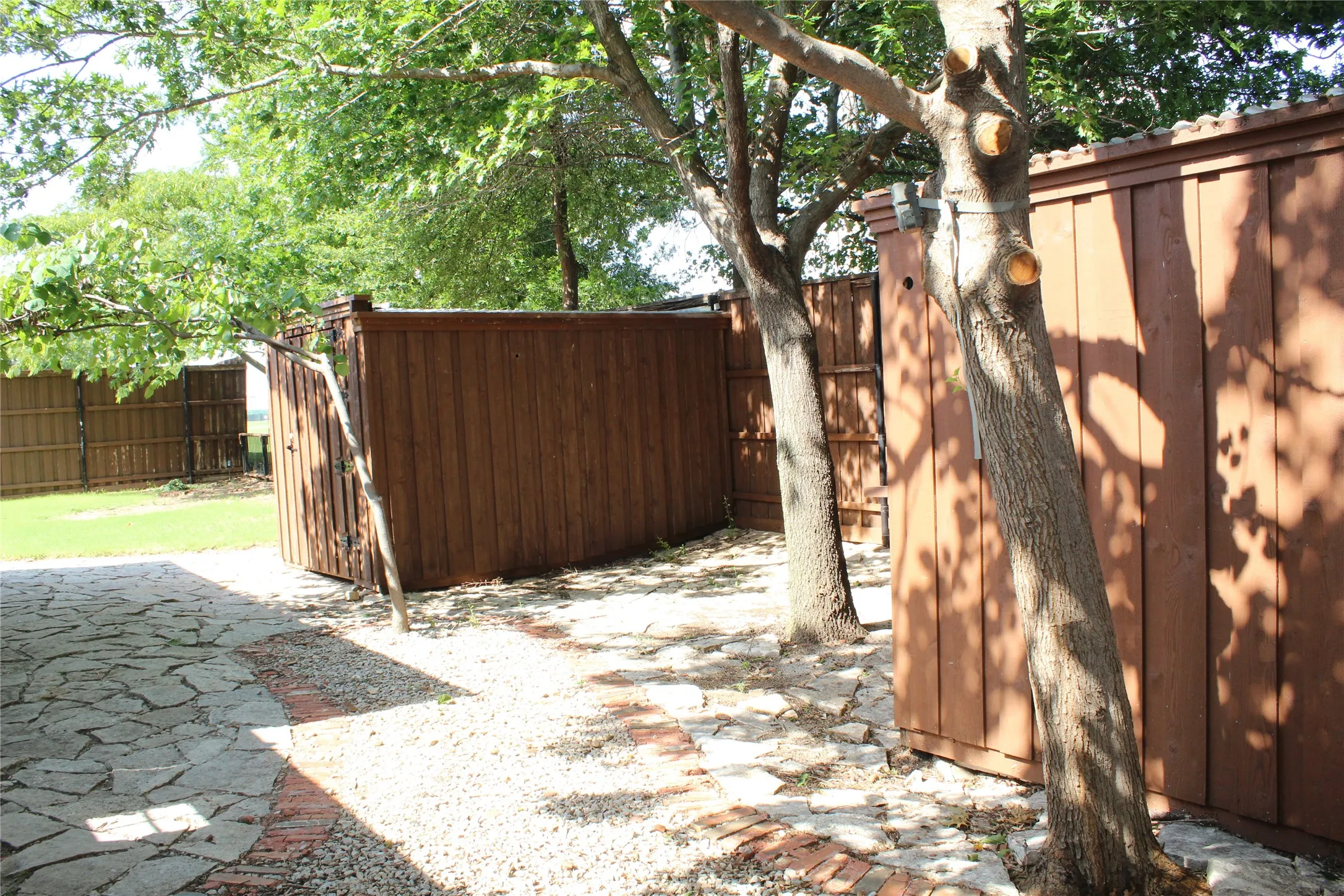 Single Family Residence For Rent in Collin County , 11000 Breezewood Drive, Frisco, Texas 75033, 5 Bedroom, 4 Bathroom, 3 Garage spaces, 3,433 Sqft, built in 2001, mls#21308285, Real Estate Agent in Frisco, Homes For Rent in Collin county, Homes For Rent in Frisco, Realtor in Frisco Texas, Real Estate Brokerage Independent Realty Texas, Luminita Cordes Realtor