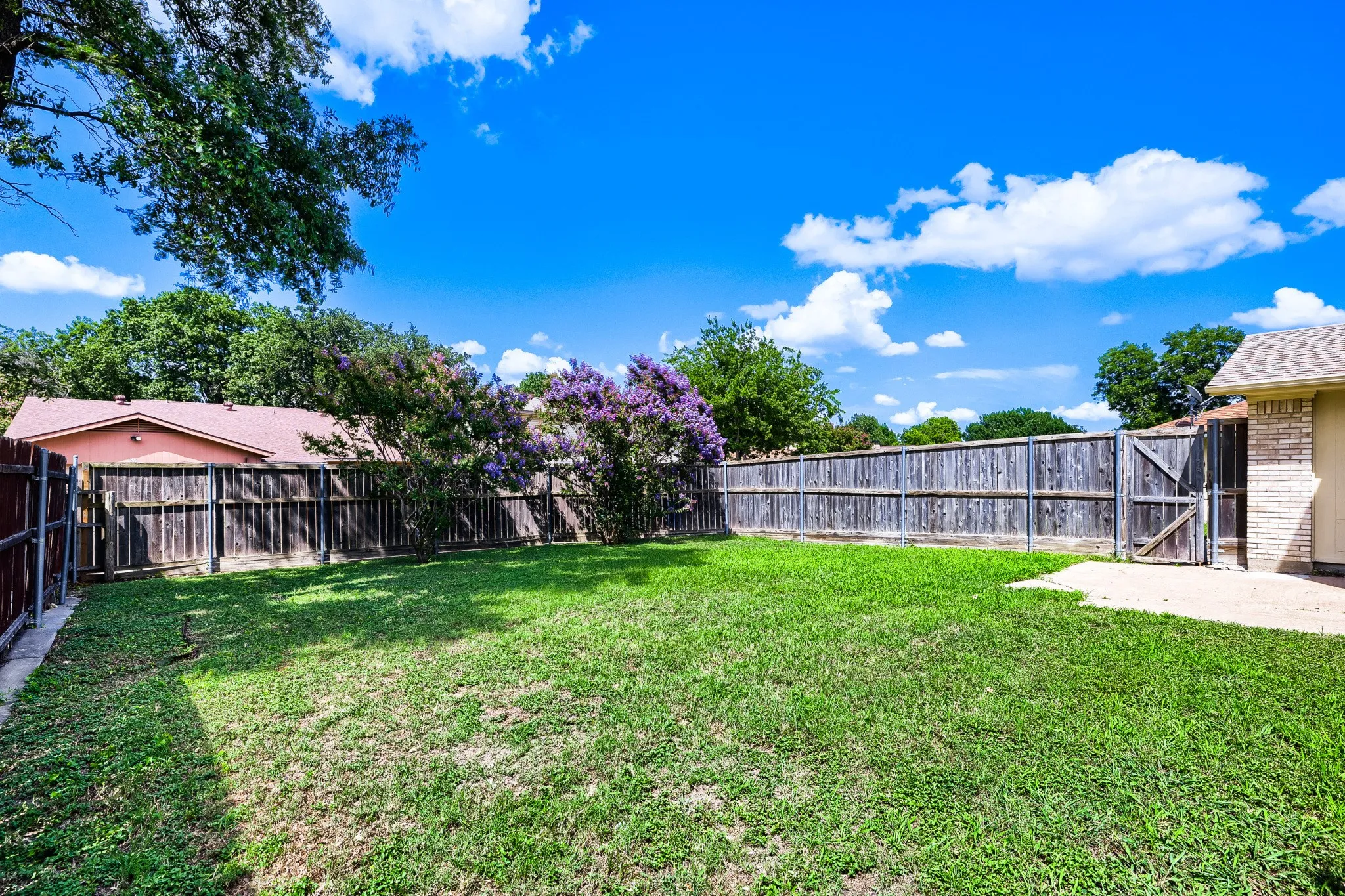 Single Family Residence For Sale in Dallas County , 3217 Friar Lane, Garland, Texas 75044, 4 Bedroom, 4 Bathroom, 2 Garage spaces, 2,012 Sqft, built in 1977, mls#21246862, Real Estate Agent in Garland, Homes For Sale in Dallas county, Homes For Sale in Garland, Realtor in Garland Texas, Real Estate Brokerage Independent Realty Texas, Luminita Cordes Realtor
