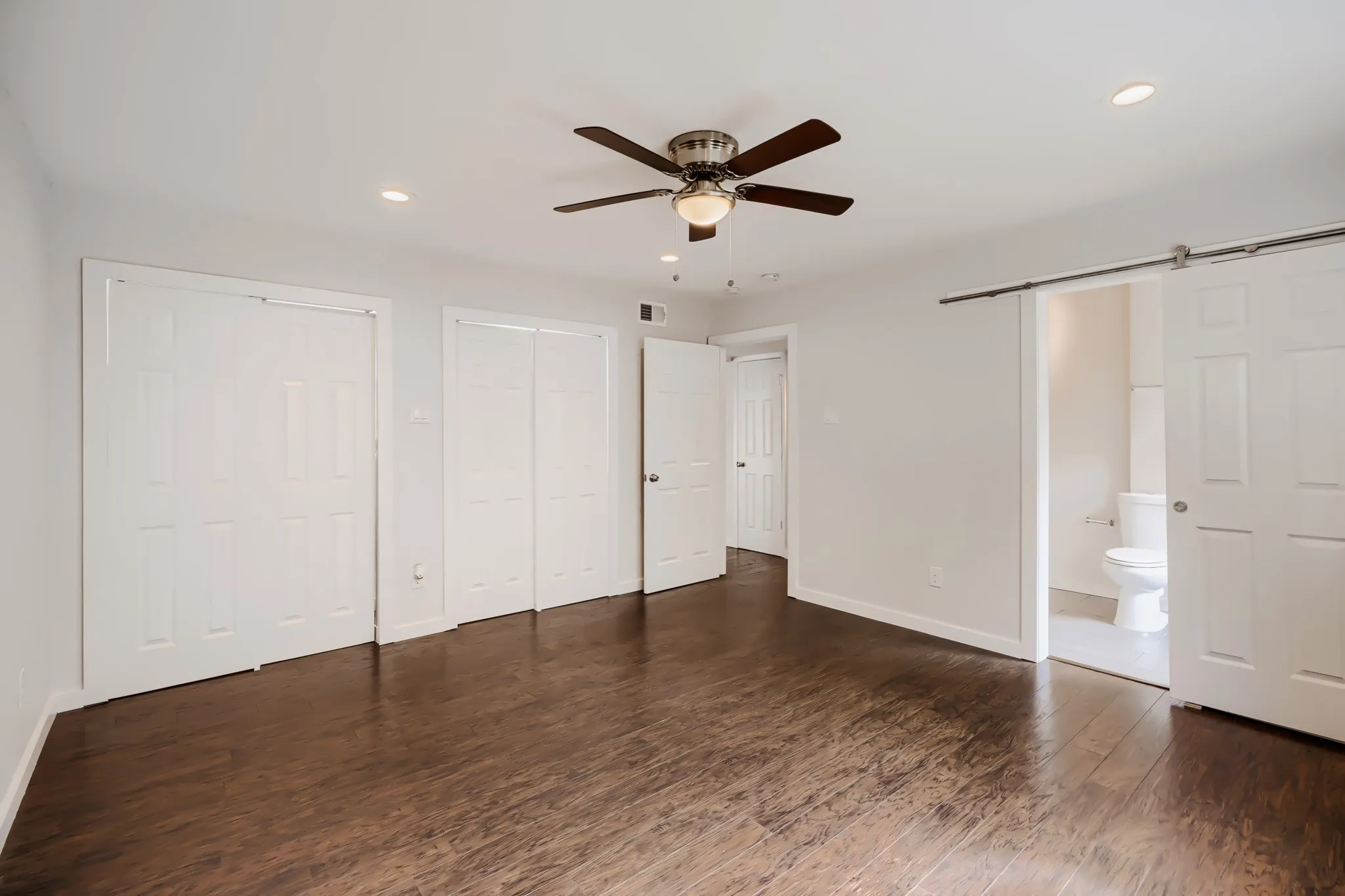 Single Family Residence For Sale in Dallas County , 3217 Friar Lane, Garland, Texas 75044, 4 Bedroom, 4 Bathroom, 2 Garage spaces, 2,012 Sqft, built in 1977, mls#21246862, Real Estate Agent in Garland, Homes For Sale in Dallas county, Homes For Sale in Garland, Realtor in Garland Texas, Real Estate Brokerage Independent Realty Texas, Luminita Cordes Realtor