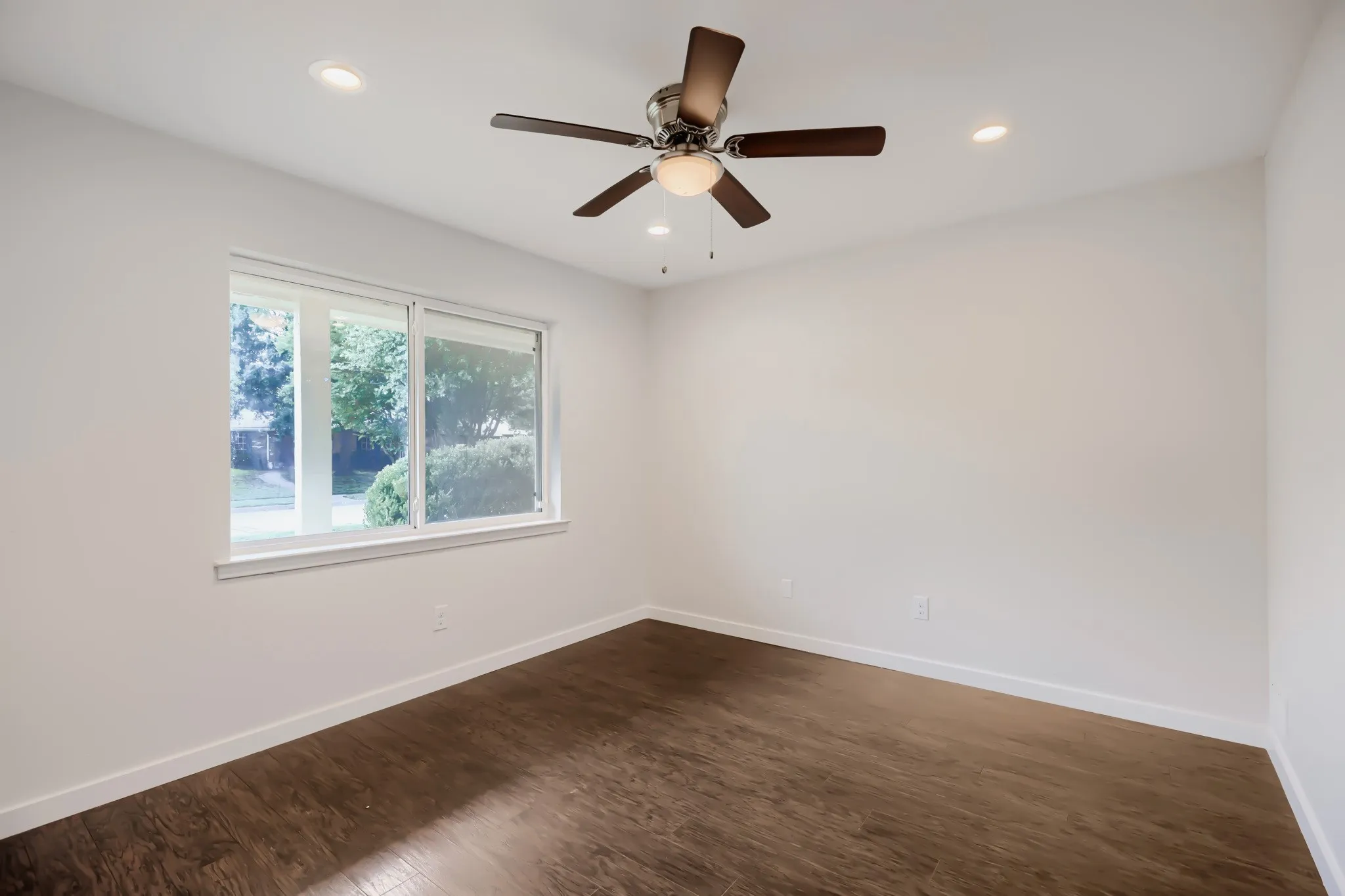 Single Family Residence For Sale in Dallas County , 3217 Friar Lane, Garland, Texas 75044, 4 Bedroom, 4 Bathroom, 2 Garage spaces, 2,012 Sqft, built in 1977, mls#21246862, Real Estate Agent in Garland, Homes For Sale in Dallas county, Homes For Sale in Garland, Realtor in Garland Texas, Real Estate Brokerage Independent Realty Texas, Luminita Cordes Realtor