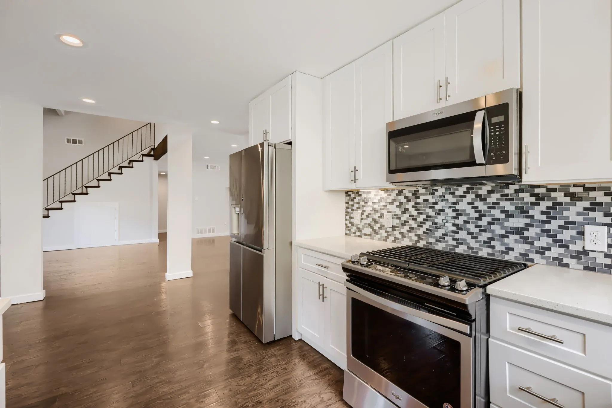 Single Family Residence For Sale in Dallas County , 3217 Friar Lane, Garland, Texas 75044, 4 Bedroom, 4 Bathroom, 2 Garage spaces, 2,012 Sqft, built in 1977, mls#21246862, Real Estate Agent in Garland, Homes For Sale in Dallas county, Homes For Sale in Garland, Realtor in Garland Texas, Real Estate Brokerage Independent Realty Texas, Luminita Cordes Realtor