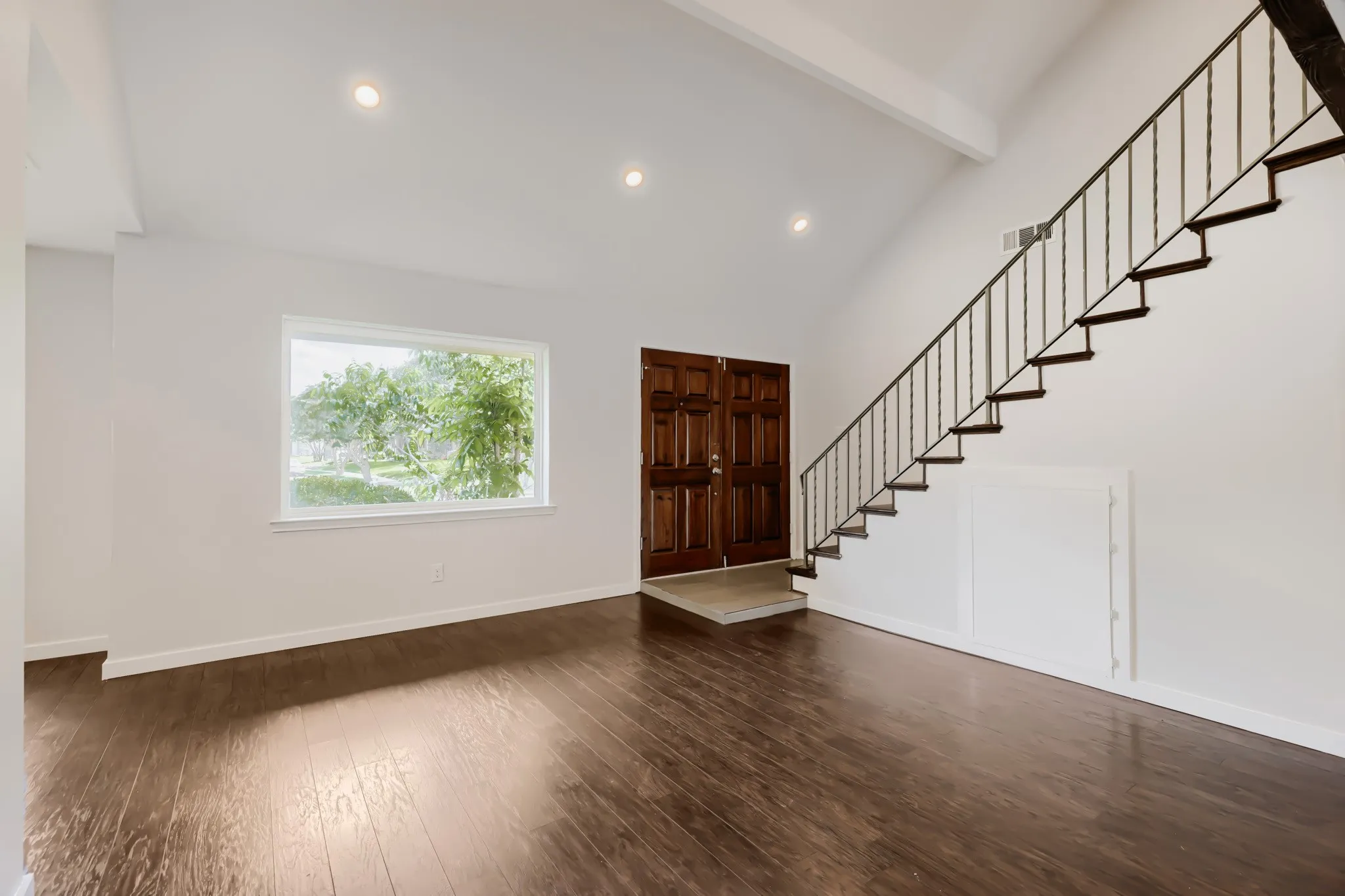 Single Family Residence For Sale in Dallas County , 3217 Friar Lane, Garland, Texas 75044, 4 Bedroom, 4 Bathroom, 2 Garage spaces, 2,012 Sqft, built in 1977, mls#21246862, Real Estate Agent in Garland, Homes For Sale in Dallas county, Homes For Sale in Garland, Realtor in Garland Texas, Real Estate Brokerage Independent Realty Texas, Luminita Cordes Realtor