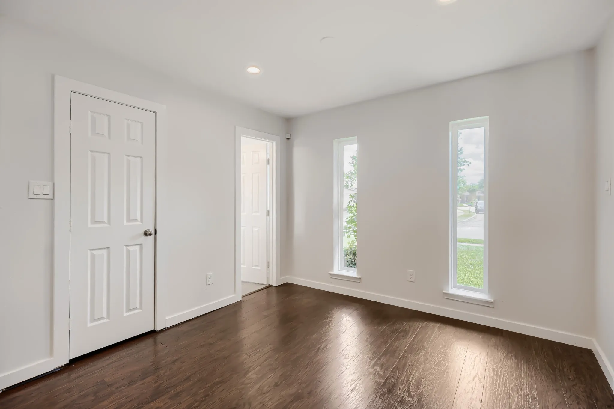 Single Family Residence For Sale in Dallas County , 3217 Friar Lane, Garland, Texas 75044, 4 Bedroom, 4 Bathroom, 2 Garage spaces, 2,012 Sqft, built in 1977, mls#21246862, Real Estate Agent in Garland, Homes For Sale in Dallas county, Homes For Sale in Garland, Realtor in Garland Texas, Real Estate Brokerage Independent Realty Texas, Luminita Cordes Realtor