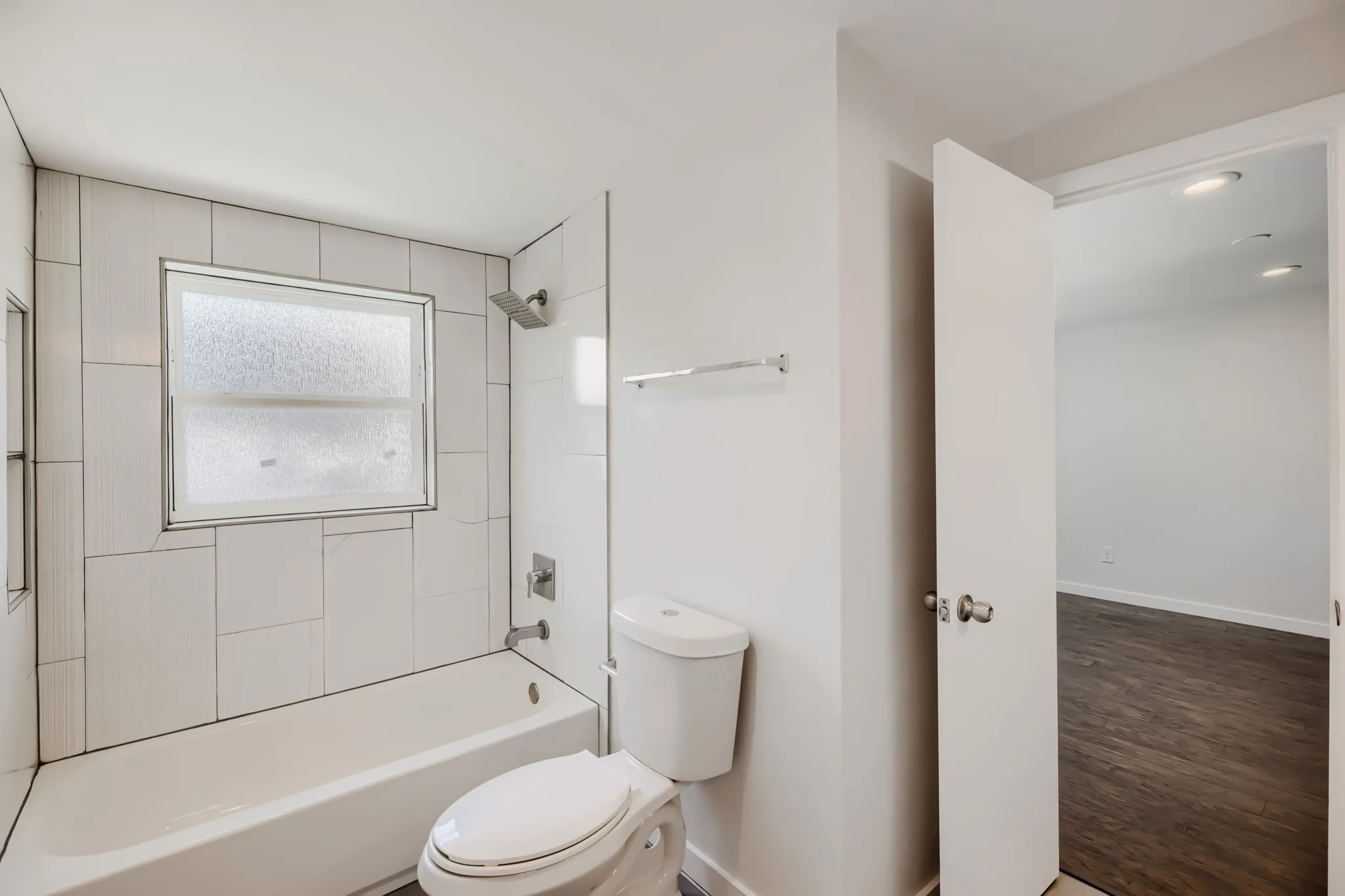 Single Family Residence For Sale in Dallas County , 3217 Friar Lane, Garland, Texas 75044, 4 Bedroom, 4 Bathroom, 2 Garage spaces, 2,012 Sqft, built in 1977, mls#21246862, Real Estate Agent in Garland, Homes For Sale in Dallas county, Homes For Sale in Garland, Realtor in Garland Texas, Real Estate Brokerage Independent Realty Texas, Luminita Cordes Realtor
