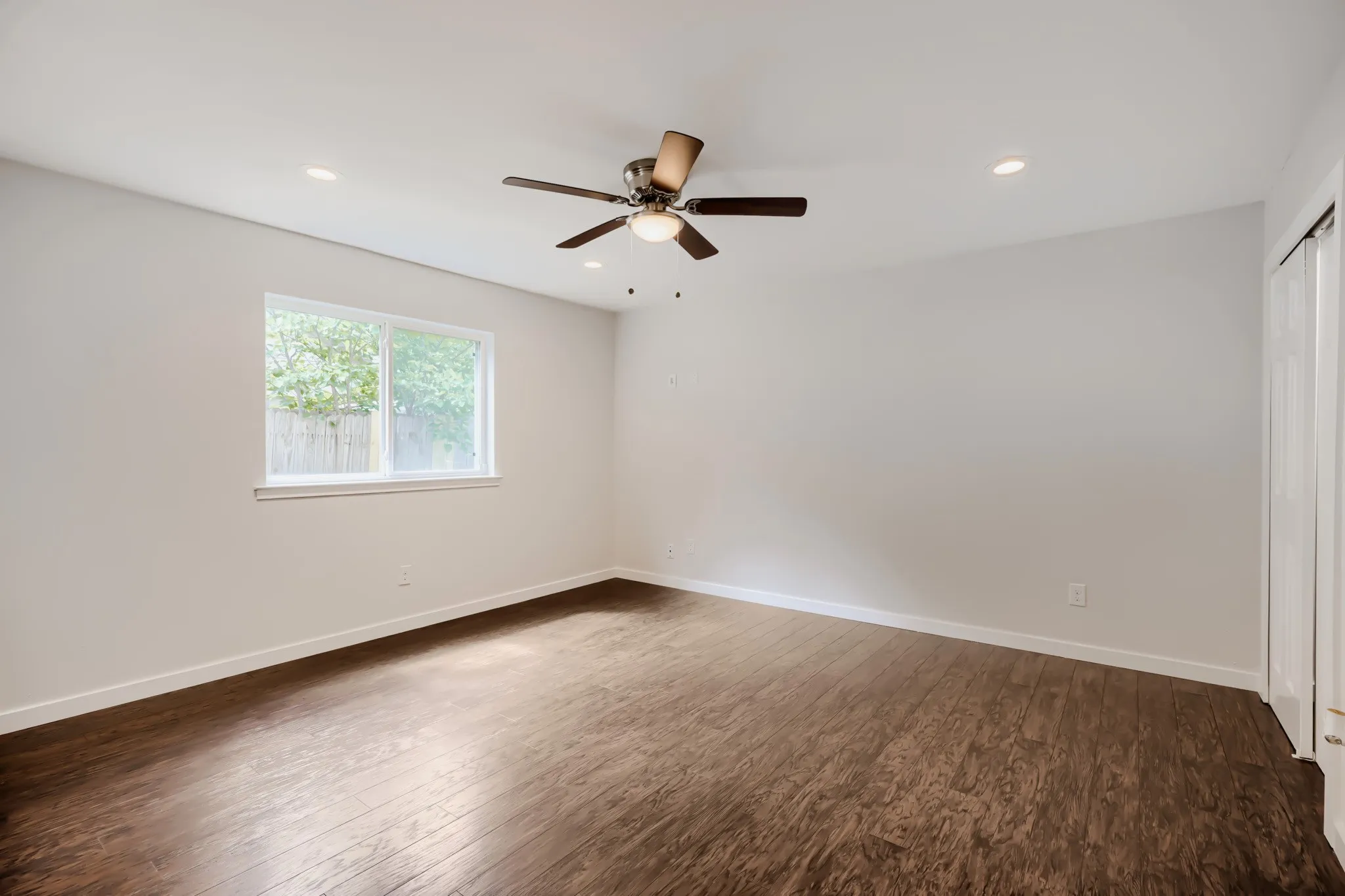 Single Family Residence For Sale in Dallas County , 3217 Friar Lane, Garland, Texas 75044, 4 Bedroom, 4 Bathroom, 2 Garage spaces, 2,012 Sqft, built in 1977, mls#21246862, Real Estate Agent in Garland, Homes For Sale in Dallas county, Homes For Sale in Garland, Realtor in Garland Texas, Real Estate Brokerage Independent Realty Texas, Luminita Cordes Realtor