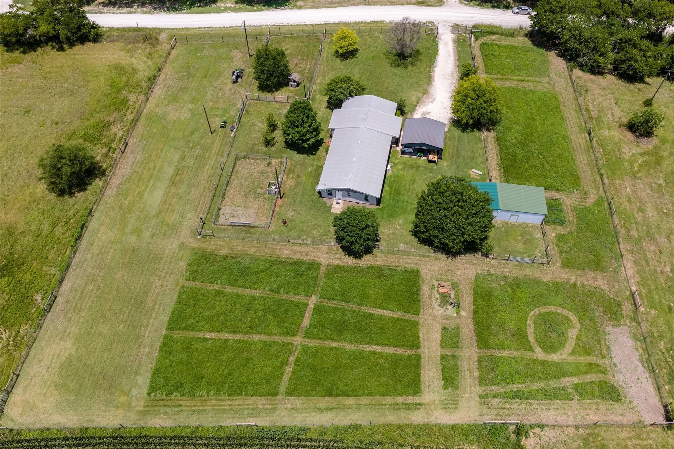 Single Family Residence For Sale in Hill County , 175 Hcr 3138 N, Bynum, Texas 76631, 3 Bedrooms, 2 Bathrooms, Garage spaces, 1,904 Sqft, built in 1990, Price $349,900, mls#21308705, Real Estate Agent in Bynum, Homes For Sale in Hill county, Homes For Sale in Bynum, Realtor in Bynum Texas, Real Estate Brokerage Independent Realty Texas, Luminita Cordes Realtor