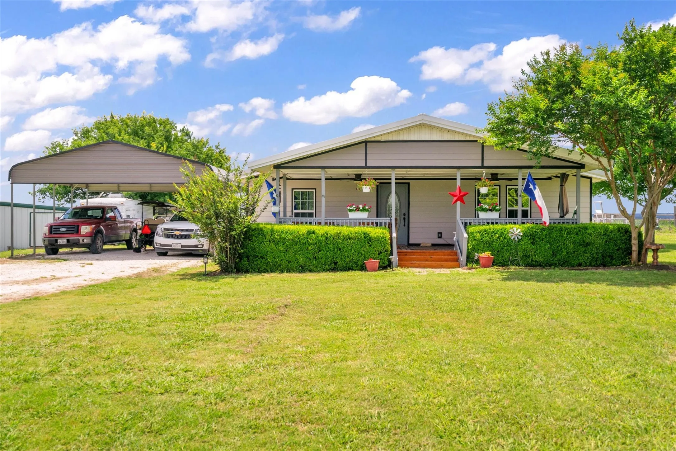 Single Family Residence For Sale in Hill County , 175 Hcr 3138 N, Bynum, Texas 76631, 3 Bedrooms, 2 Bathrooms, Garage spaces, 1,904 Sqft, built in 1990, Price $349,900, mls#21308705, Real Estate Agent in Bynum, Homes For Sale in Hill county, Homes For Sale in Bynum, Realtor in Bynum Texas, Real Estate Brokerage Independent Realty Texas, Luminita Cordes Realtor
