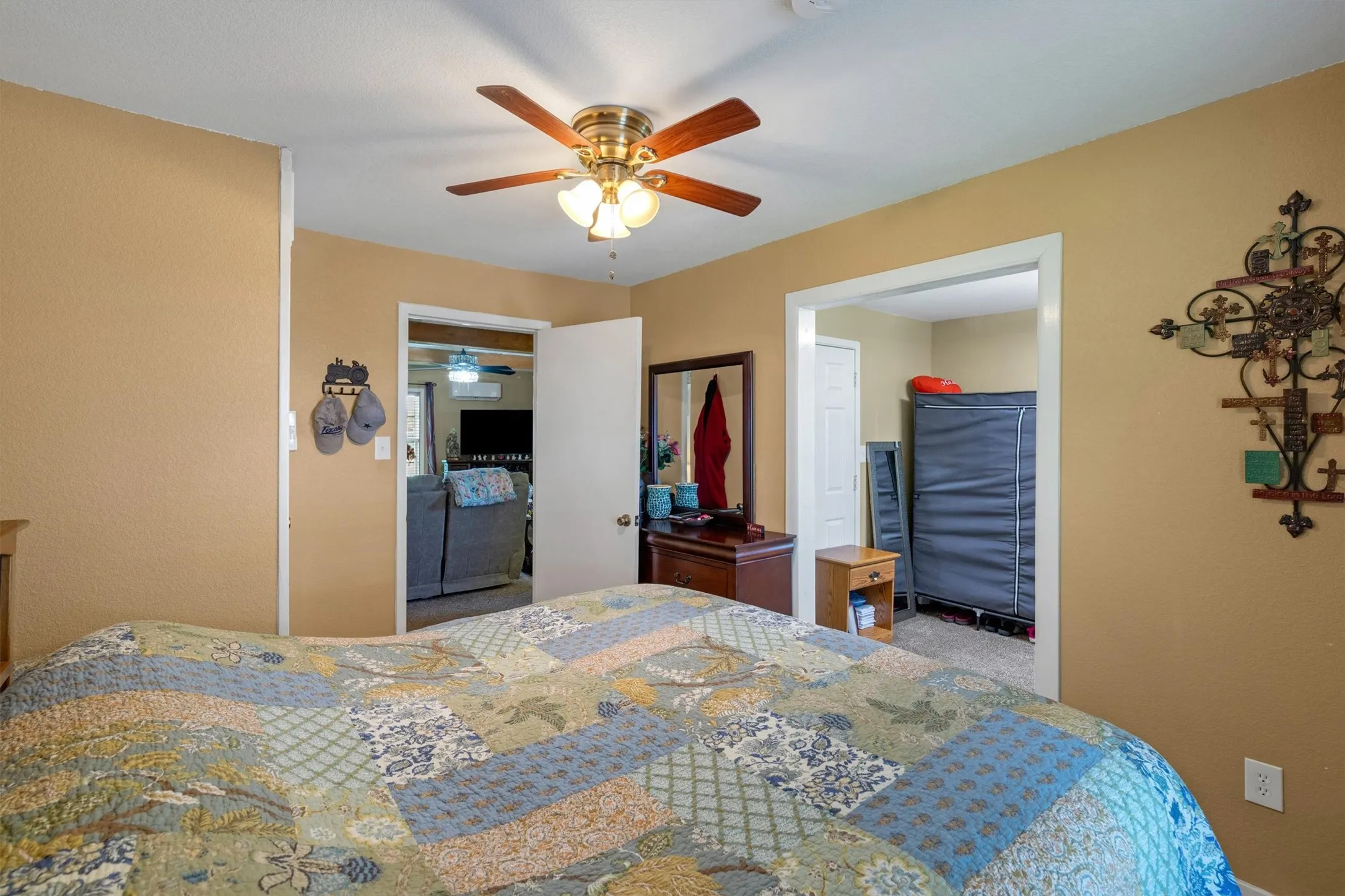 Single Family Residence For Sale in Hill County , 175 Hcr 3138 N, Bynum, Texas 76631, 3 Bedrooms, 2 Bathrooms, Garage spaces, 1,904 Sqft, built in 1990, Price $349,900, mls#21308705, Real Estate Agent in Bynum, Homes For Sale in Hill county, Homes For Sale in Bynum, Realtor in Bynum Texas, Real Estate Brokerage Independent Realty Texas, Luminita Cordes Realtor