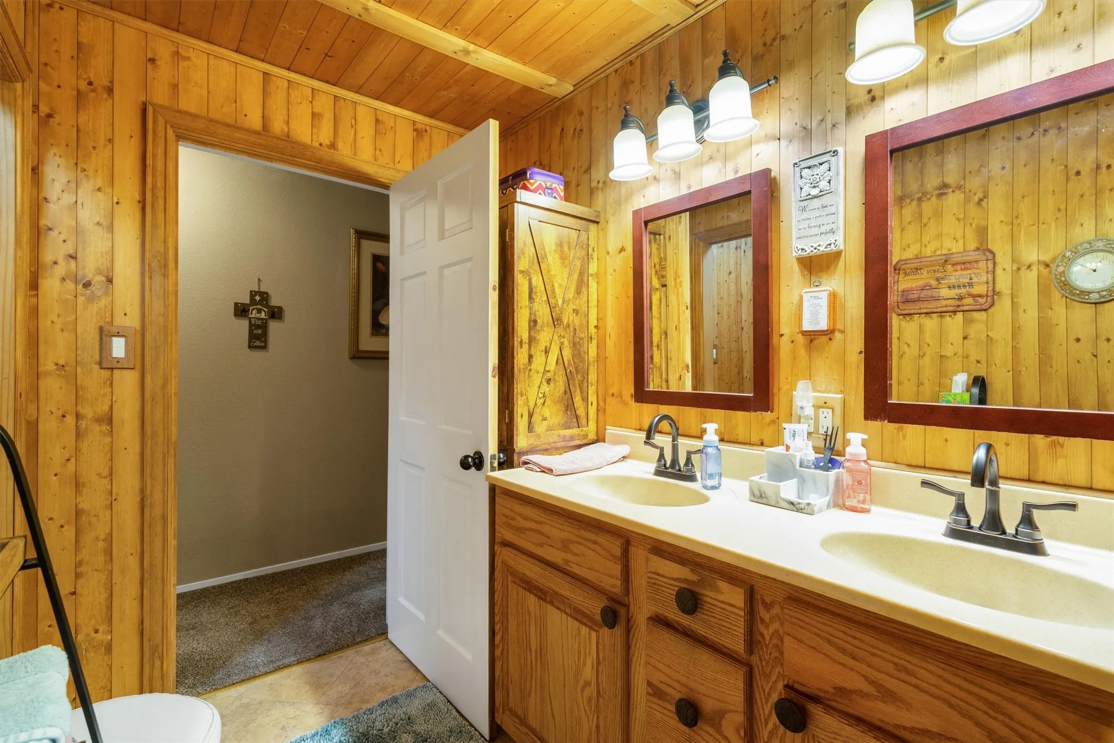 Single Family Residence For Sale in Hill County , 175 Hcr 3138 N, Bynum, Texas 76631, 3 Bedrooms, 2 Bathrooms, Garage spaces, 1,904 Sqft, built in 1990, Price $349,900, mls#21308705, Real Estate Agent in Bynum, Homes For Sale in Hill county, Homes For Sale in Bynum, Realtor in Bynum Texas, Real Estate Brokerage Independent Realty Texas, Luminita Cordes Realtor