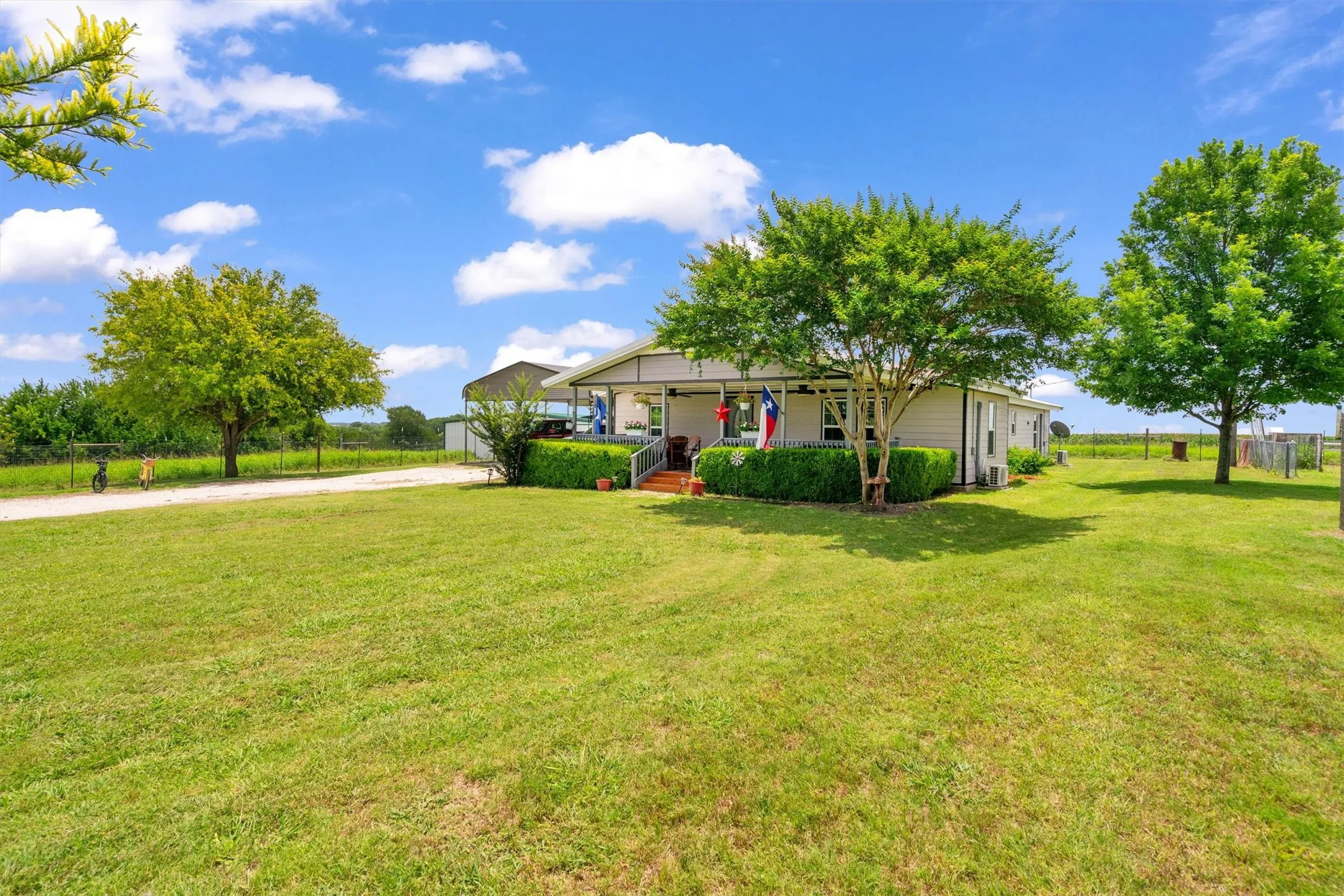 Single Family Residence For Sale in Hill County , 175 Hcr 3138 N, Bynum, Texas 76631, 3 Bedrooms, 2 Bathrooms, Garage spaces, 1,904 Sqft, built in 1990, Price $349,900, mls#21308705, Real Estate Agent in Bynum, Homes For Sale in Hill county, Homes For Sale in Bynum, Realtor in Bynum Texas, Real Estate Brokerage Independent Realty Texas, Luminita Cordes Realtor