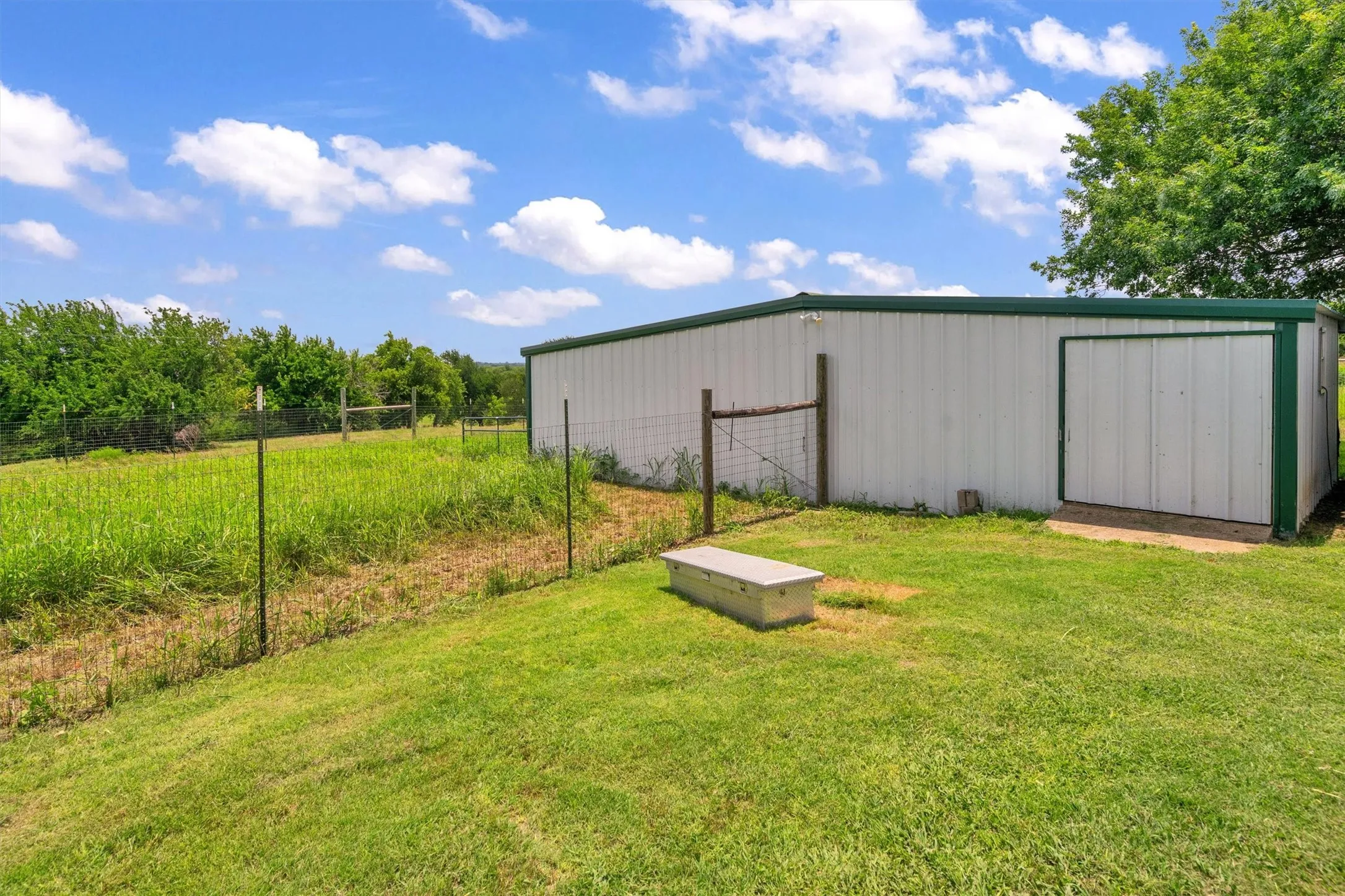 Single Family Residence For Sale in Hill County , 175 Hcr 3138 N, Bynum, Texas 76631, 3 Bedrooms, 2 Bathrooms, Garage spaces, 1,904 Sqft, built in 1990, Price $349,900, mls#21308705, Real Estate Agent in Bynum, Homes For Sale in Hill county, Homes For Sale in Bynum, Realtor in Bynum Texas, Real Estate Brokerage Independent Realty Texas, Luminita Cordes Realtor
