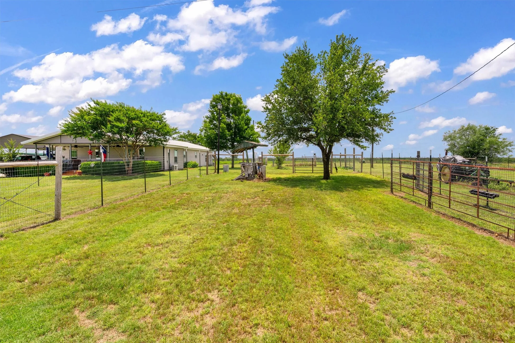 Single Family Residence For Sale in Hill County , 175 Hcr 3138 N, Bynum, Texas 76631, 3 Bedrooms, 2 Bathrooms, Garage spaces, 1,904 Sqft, built in 1990, Price $349,900, mls#21308705, Real Estate Agent in Bynum, Homes For Sale in Hill county, Homes For Sale in Bynum, Realtor in Bynum Texas, Real Estate Brokerage Independent Realty Texas, Luminita Cordes Realtor