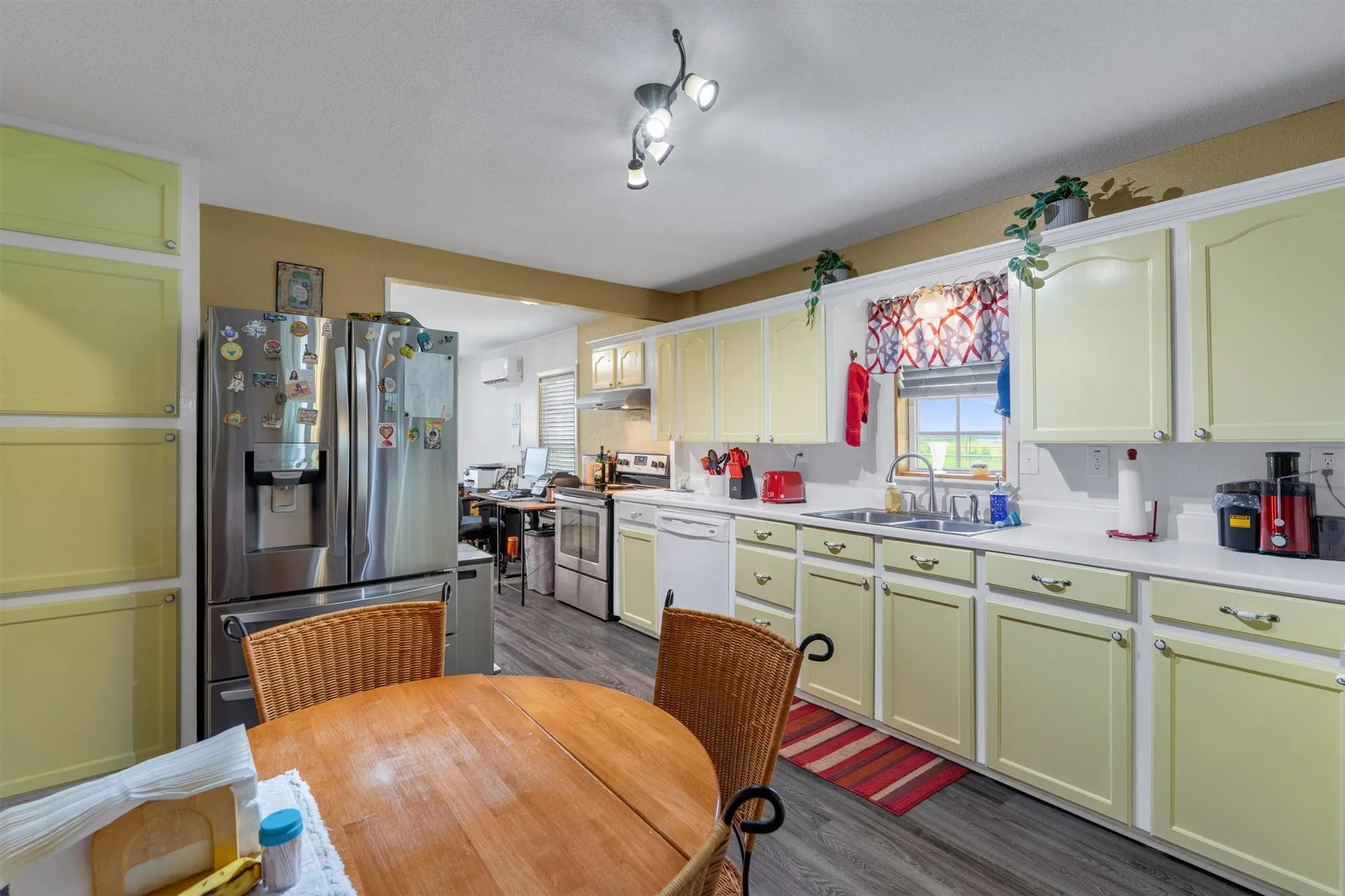 Single Family Residence For Sale in Hill County , 175 Hcr 3138 N, Bynum, Texas 76631, 3 Bedrooms, 2 Bathrooms, Garage spaces, 1,904 Sqft, built in 1990, Price $349,900, mls#21308705, Real Estate Agent in Bynum, Homes For Sale in Hill county, Homes For Sale in Bynum, Realtor in Bynum Texas, Real Estate Brokerage Independent Realty Texas, Luminita Cordes Realtor