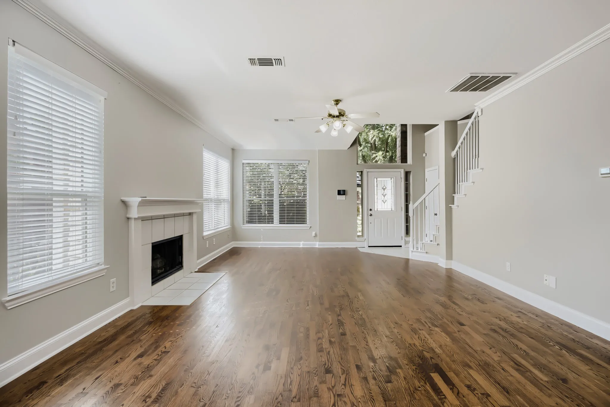 Single Family Residence For Sale in Dallas County , 14589 Blueberry Court, Addison, Texas 75001, 3 Bedroom, 3 Bathroom, 2 Garage spaces, 1,905 Sqft, built in 1994, mls#21142864, Real Estate Agent in Addison, Homes For Sale in Dallas county, Homes For Sale in Addison, Realtor in Addison Texas, Real Estate Brokerage Independent Realty Texas, Luminita Cordes Realtor